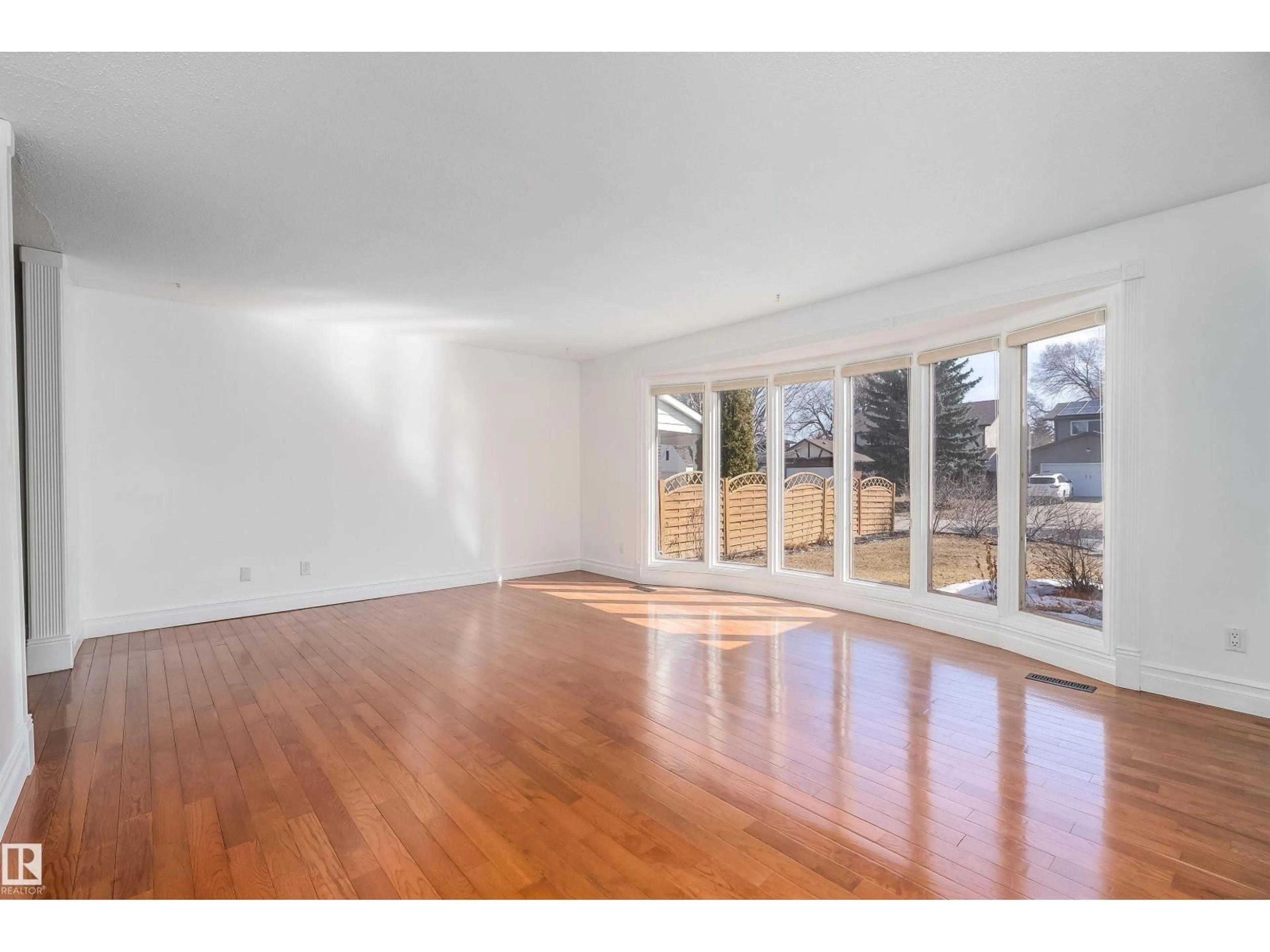 Unknown for 123 WESTRIDGE RD, Edmonton Alberta T5T1B5