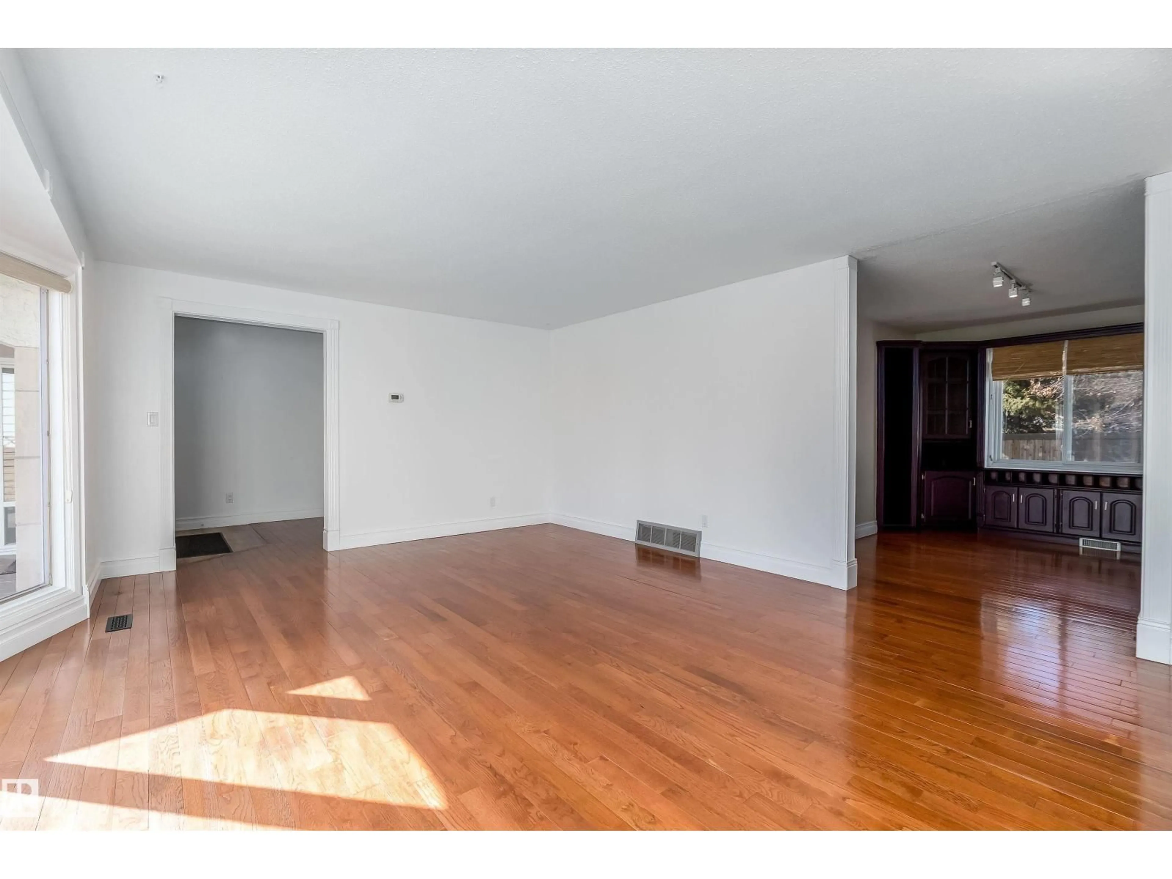 A pic of a room for 123 WESTRIDGE RD, Edmonton Alberta T5T1B5