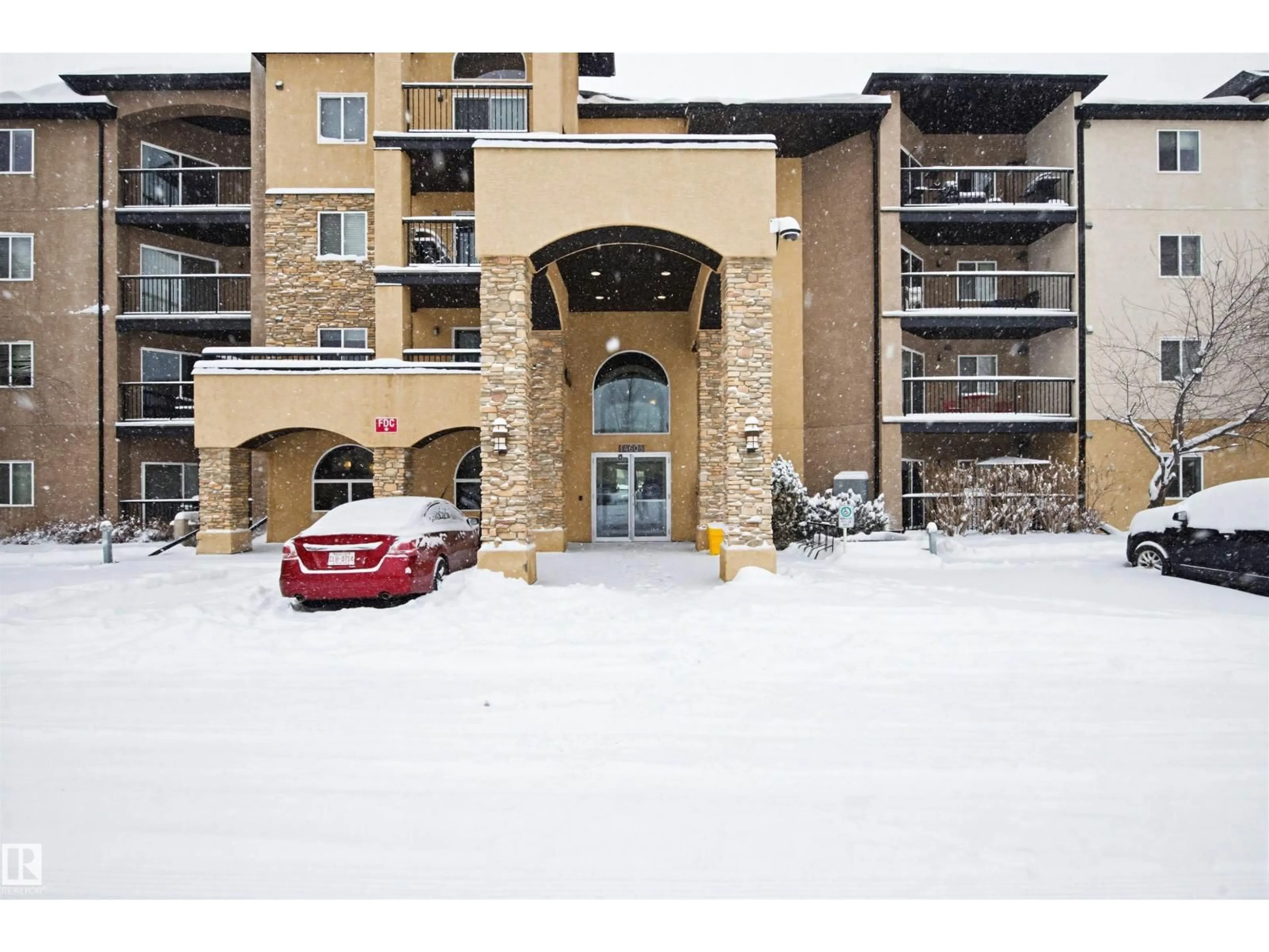 Indoor foyer for #404 - 14608 125 ST, Edmonton Alberta T5X0B5