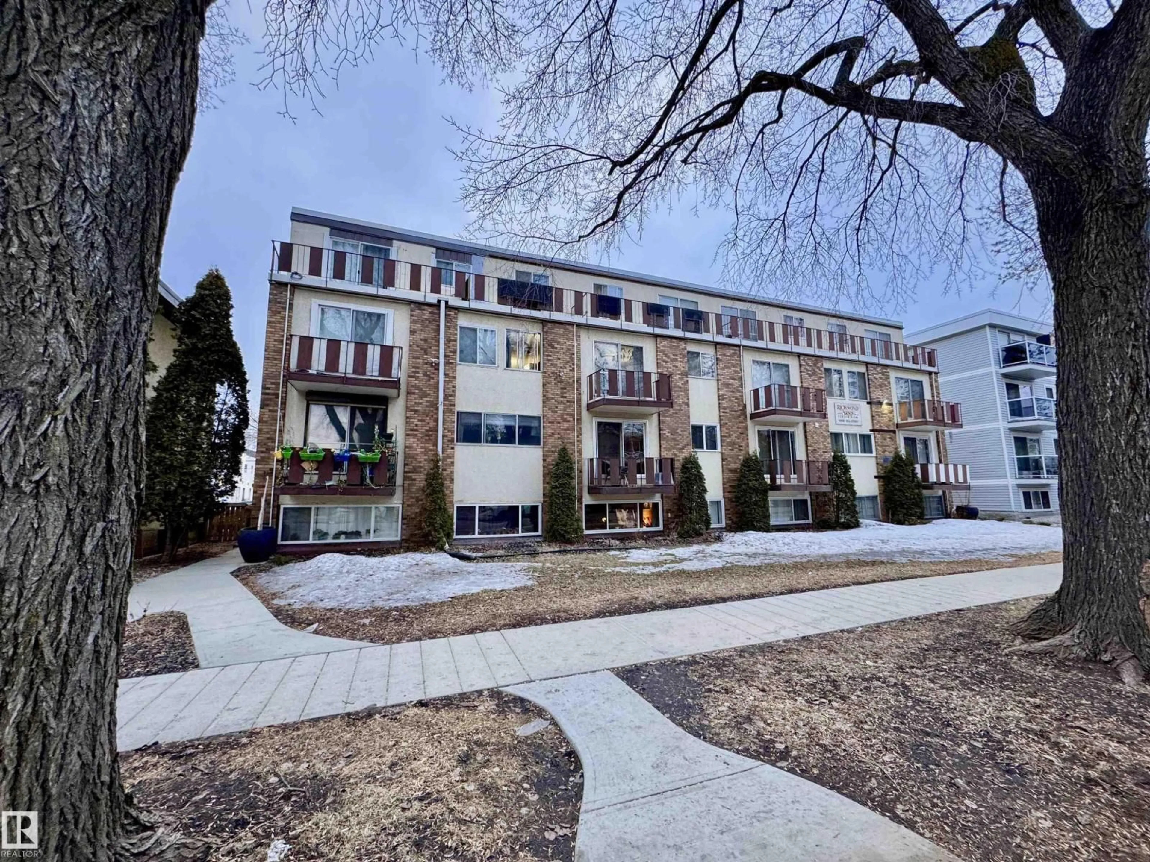 Unknown for 18 10616 123 ST NW, Edmonton Alberta T5N1P2