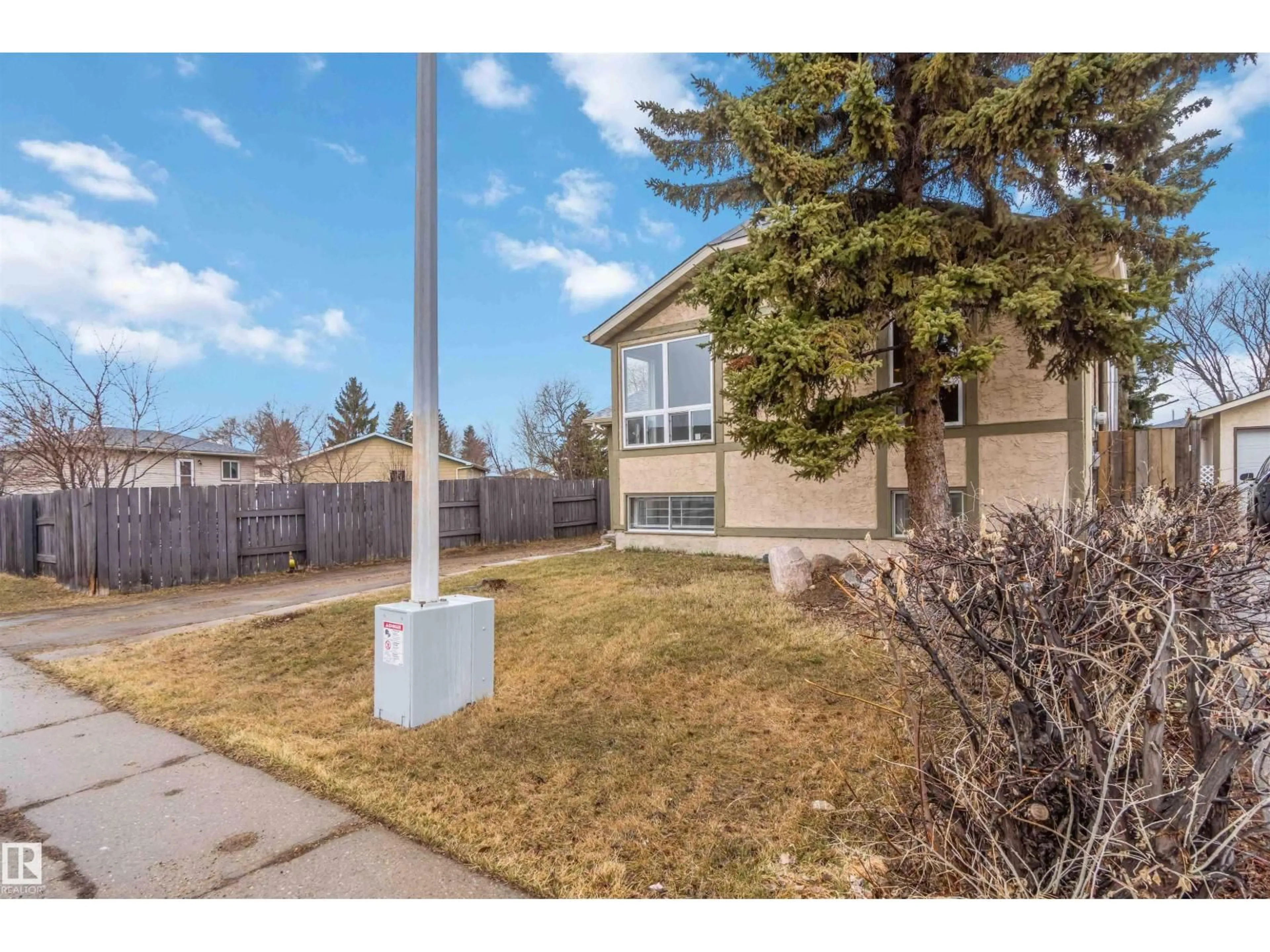 Unknown for 4636 37A AV, Edmonton Alberta T6L3T5