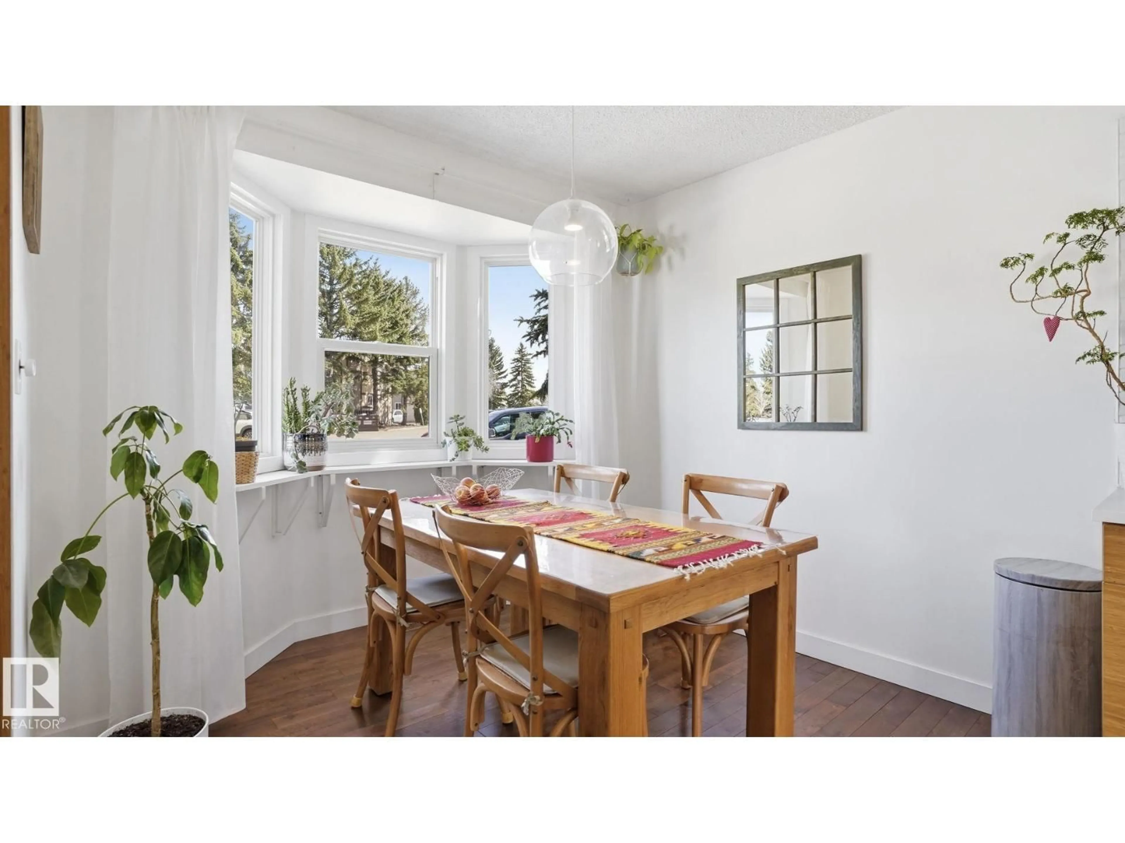Dining room, unknown for 36 10453 20 AV NW, Edmonton Alberta T6J5H1
