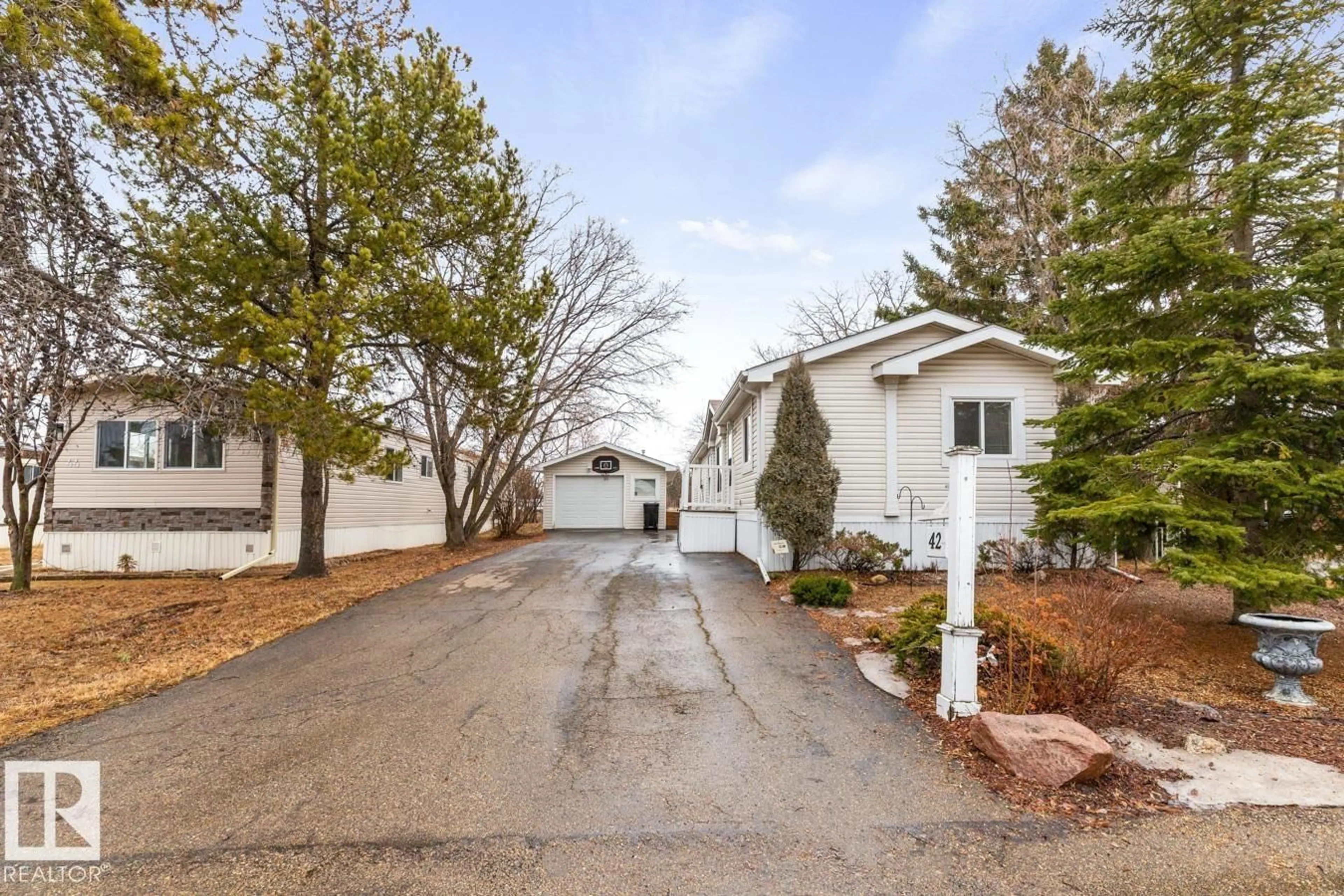 Unknown for 42 RIM ROAD SE, Edmonton Alberta T6P1C2