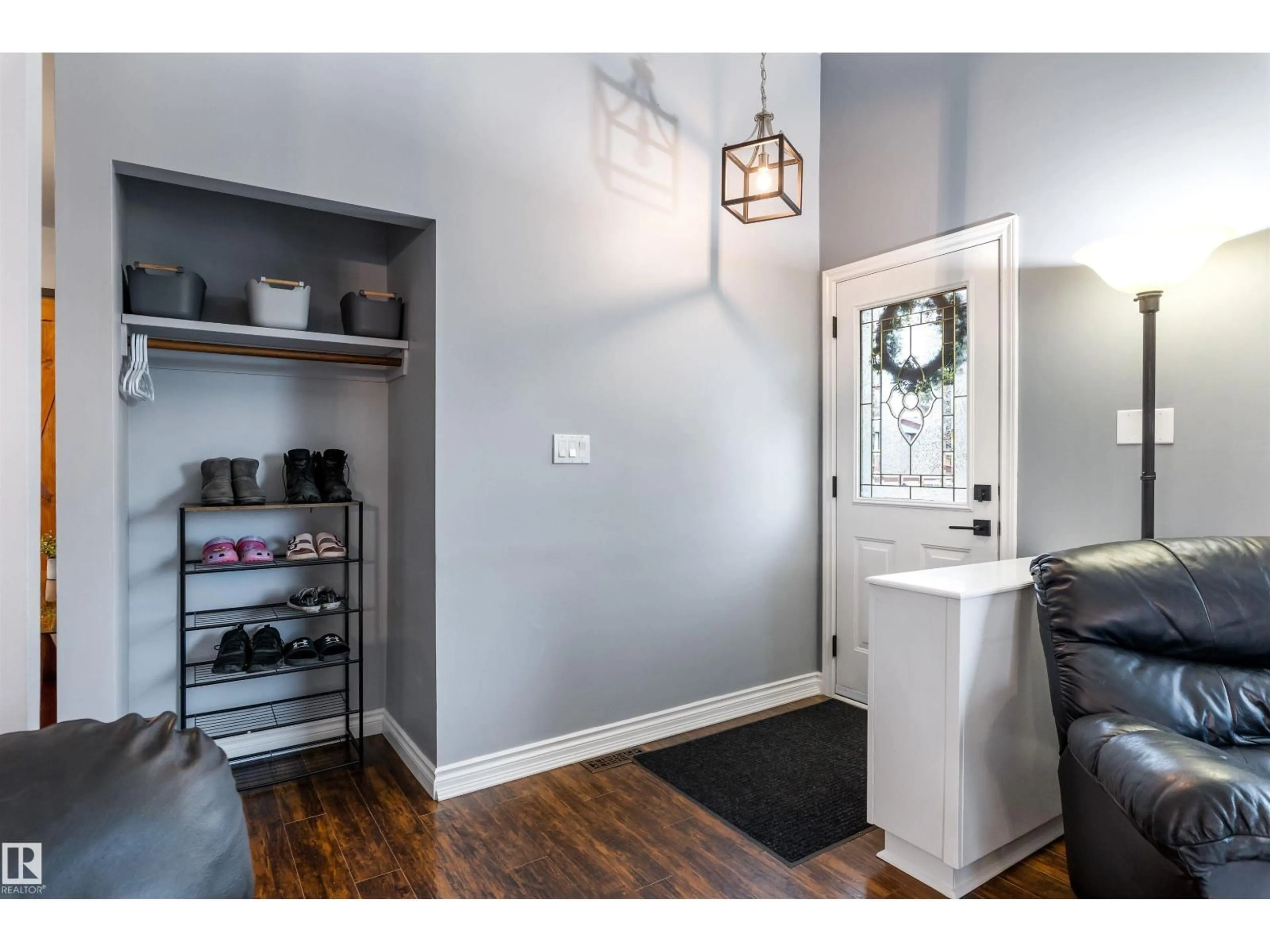 Indoor entryway for 8941 97 AV, Fort Saskatchewan Alberta T8L1E9