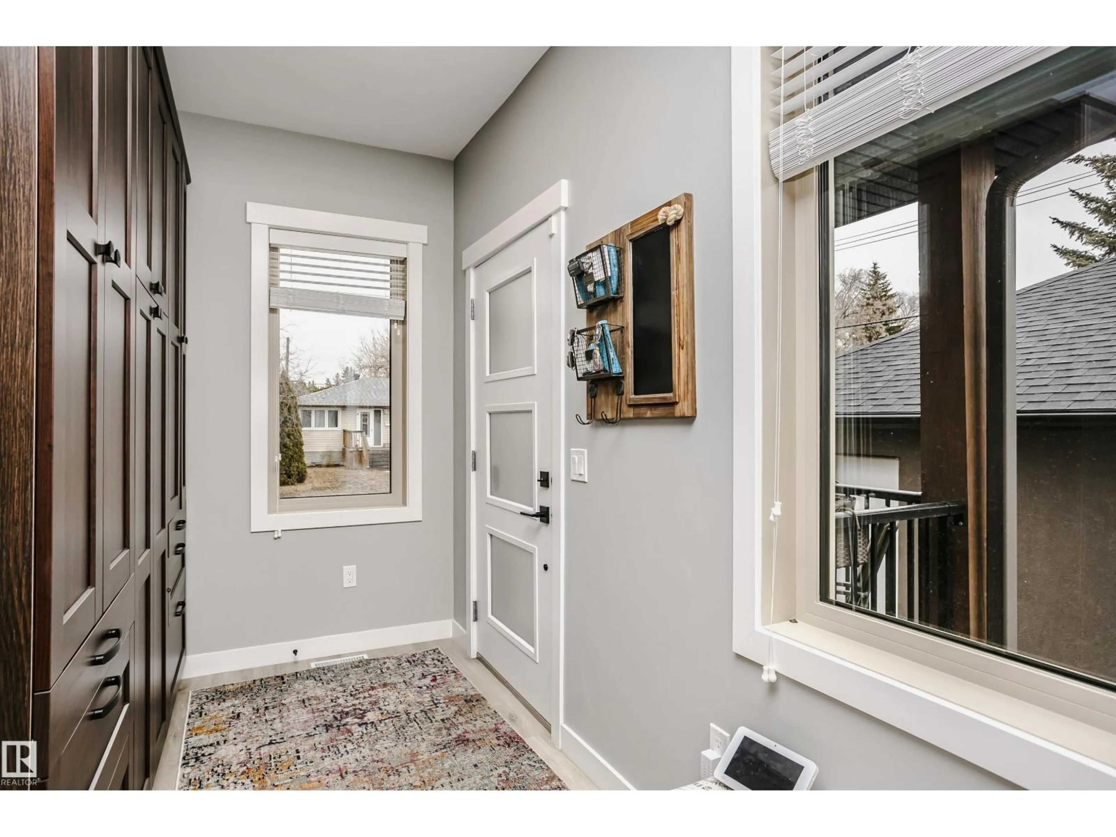 Indoor entryway for NW - 14419 104 AV, Edmonton Alberta T5N2X8