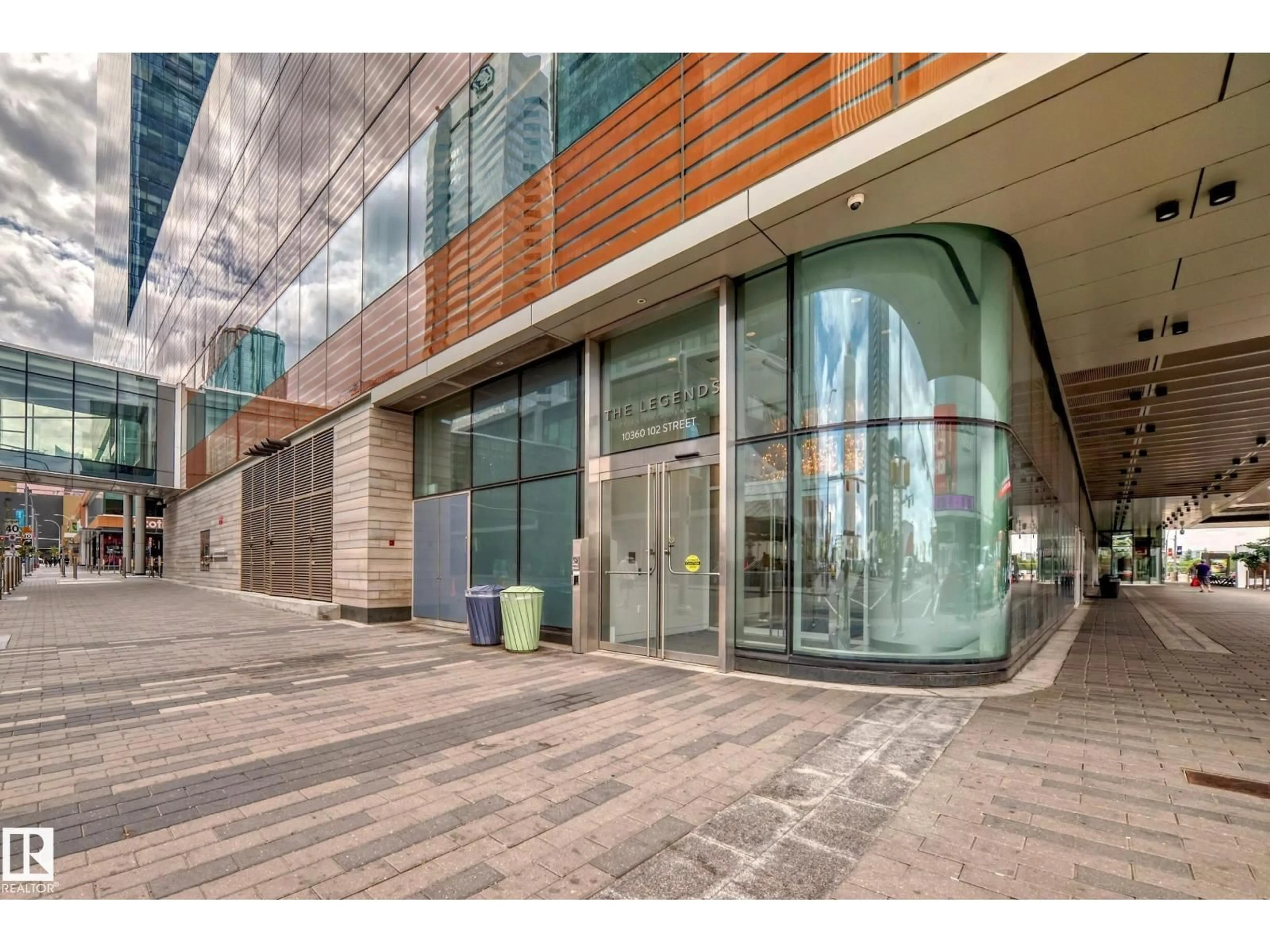 Indoor foyer for 3007 10360 102 ST NW, Edmonton Alberta T5J0K6