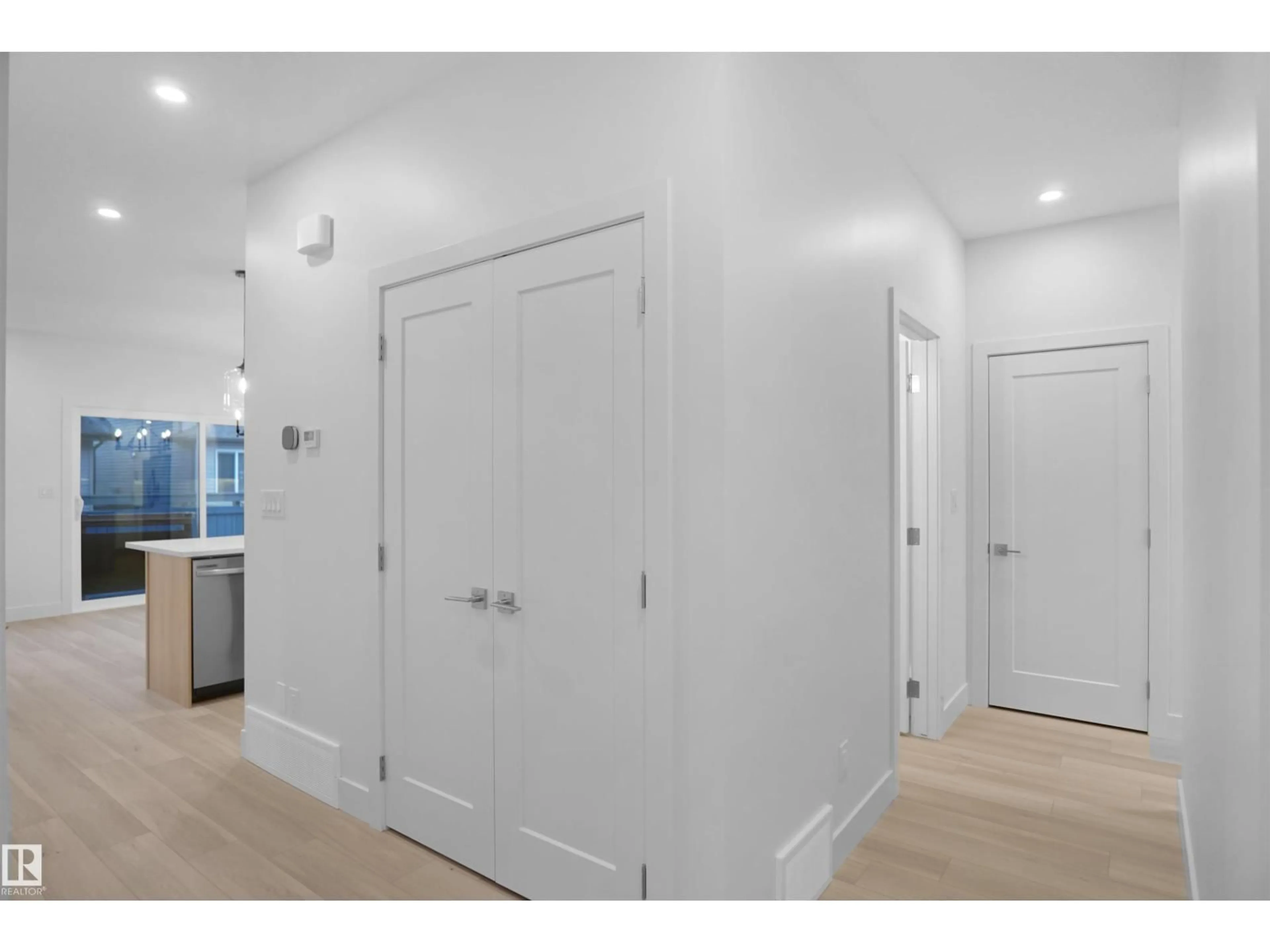 Unknown for 3050 DIXON LANDING LD, Edmonton Alberta T6W5L2