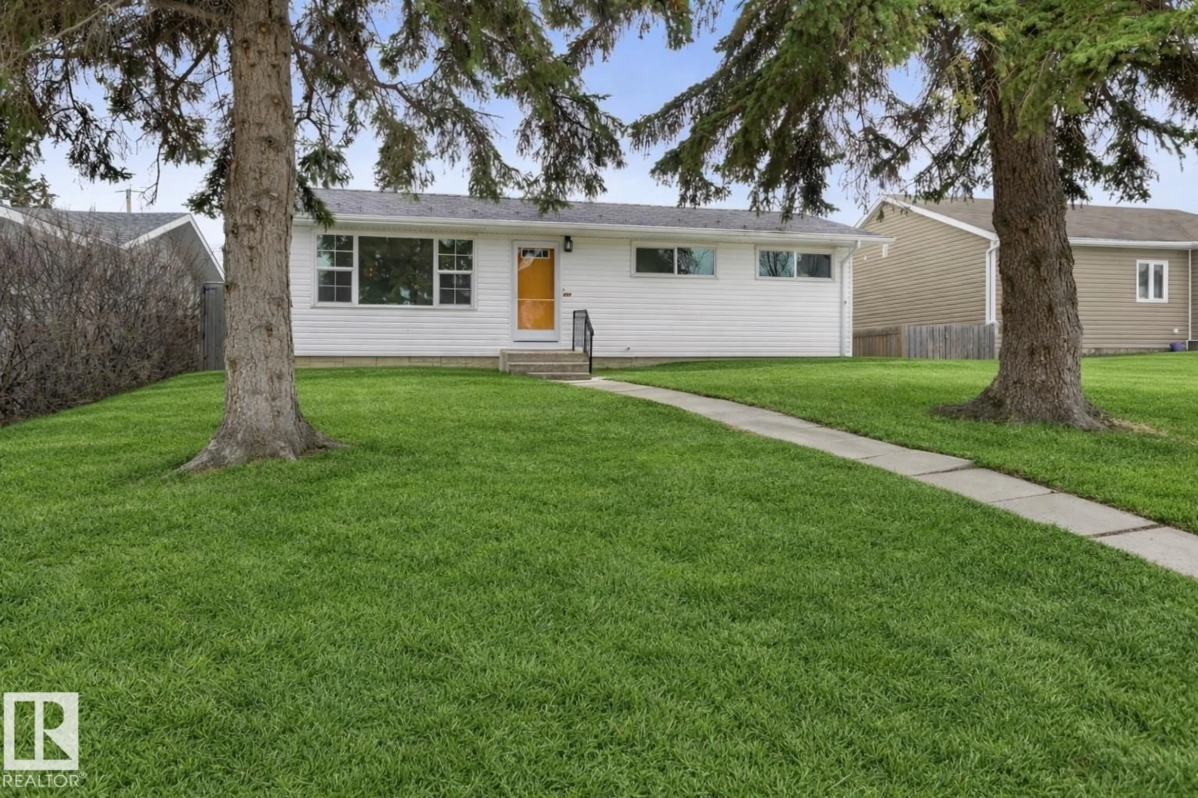 Home with vinyl exterior material, street for 517 10 ST, Cold Lake Alberta T9M1A9