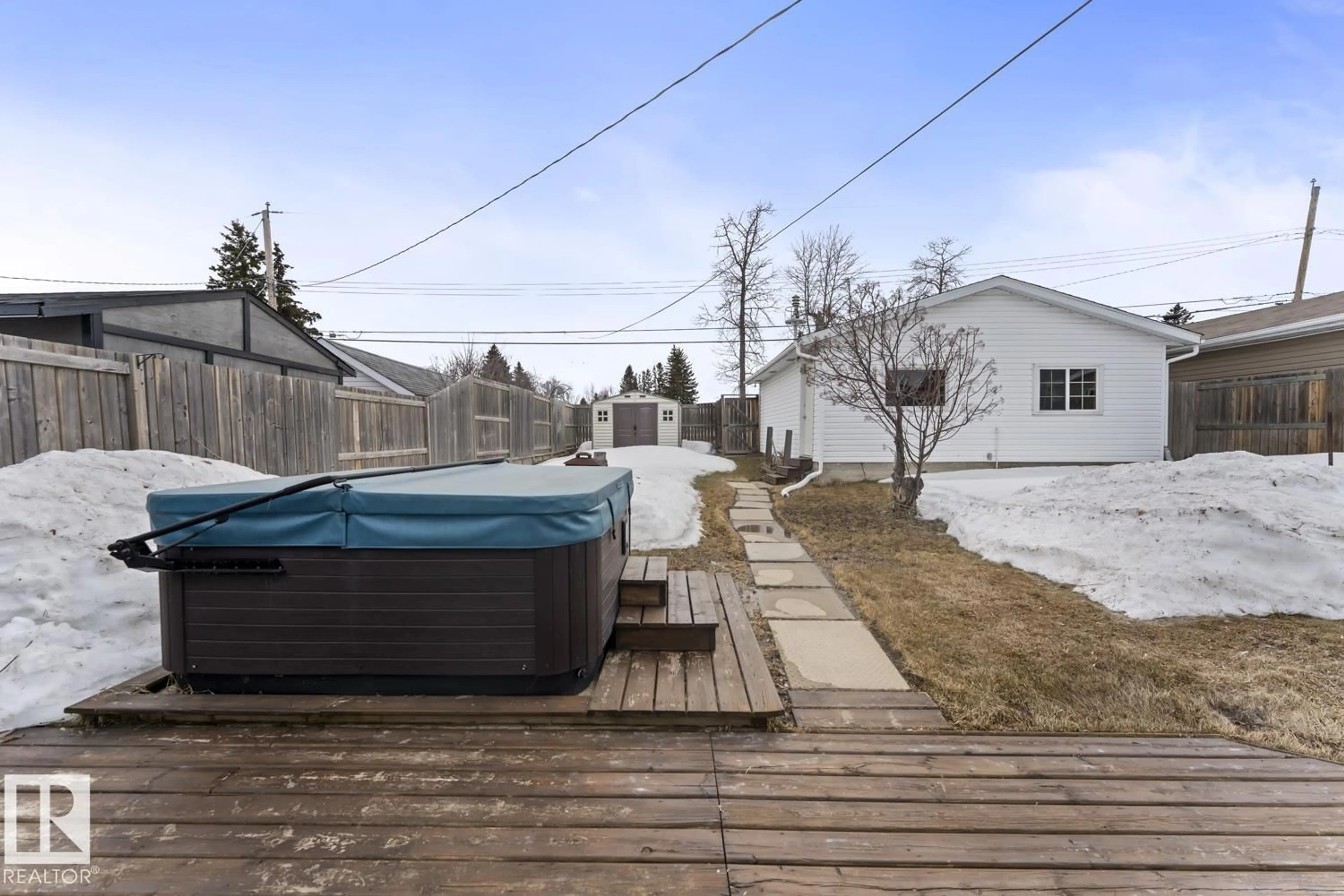 Patio, street for 517 10 ST, Cold Lake Alberta T9M1A9