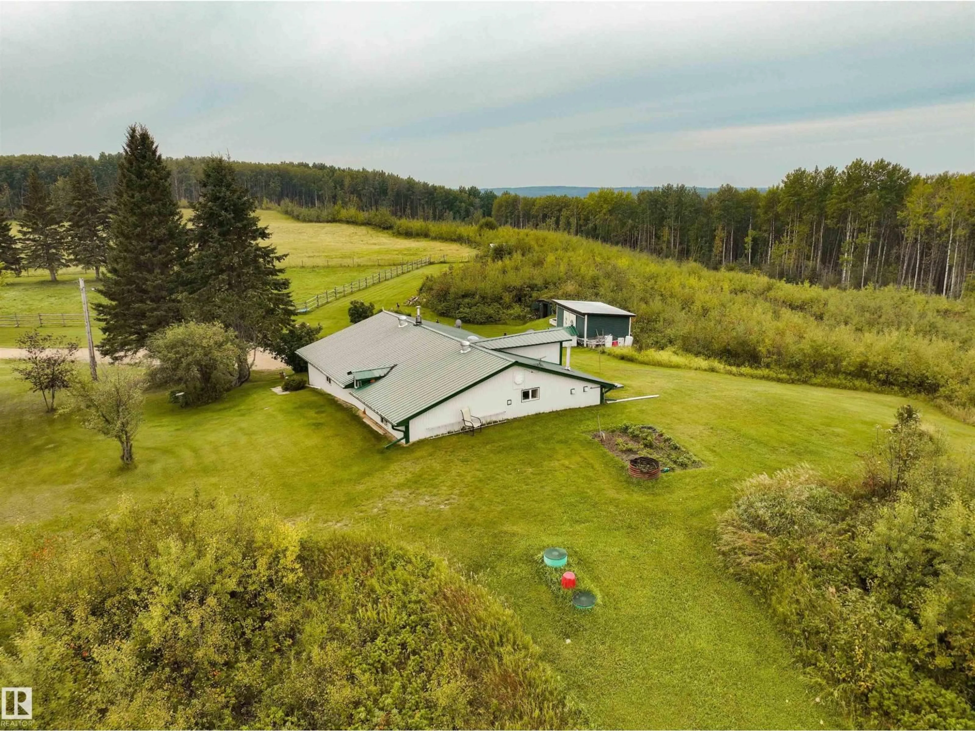 A pic from outside/outdoor area/front of a property/back of a property/a pic from drone, unknown for 11069 TOWNSHIP ROAD 713, Rural Lesser Slave River M.D. Alberta T0G2B0