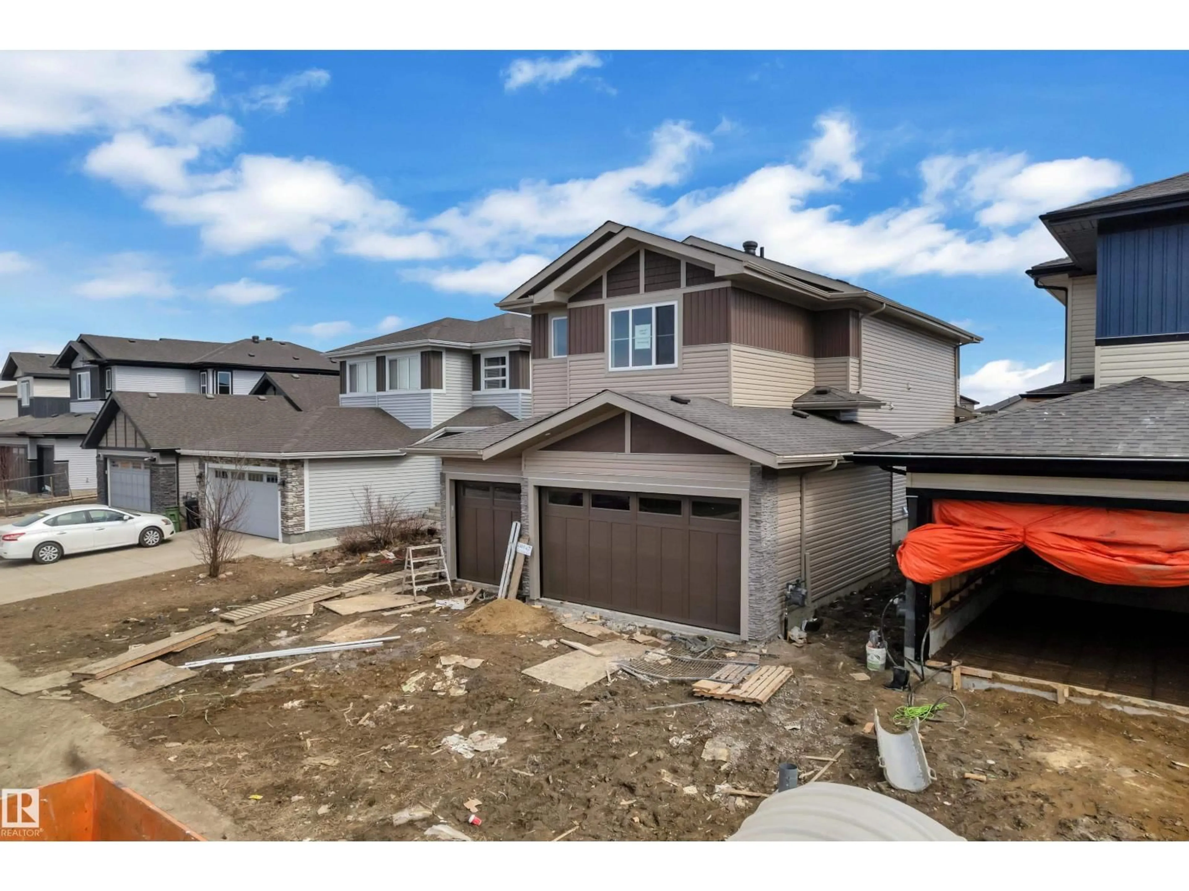 A pic from outside/outdoor area/front of a property/back of a property/a pic from drone, street for 12607 44 ST, Edmonton Alberta T5A1V4