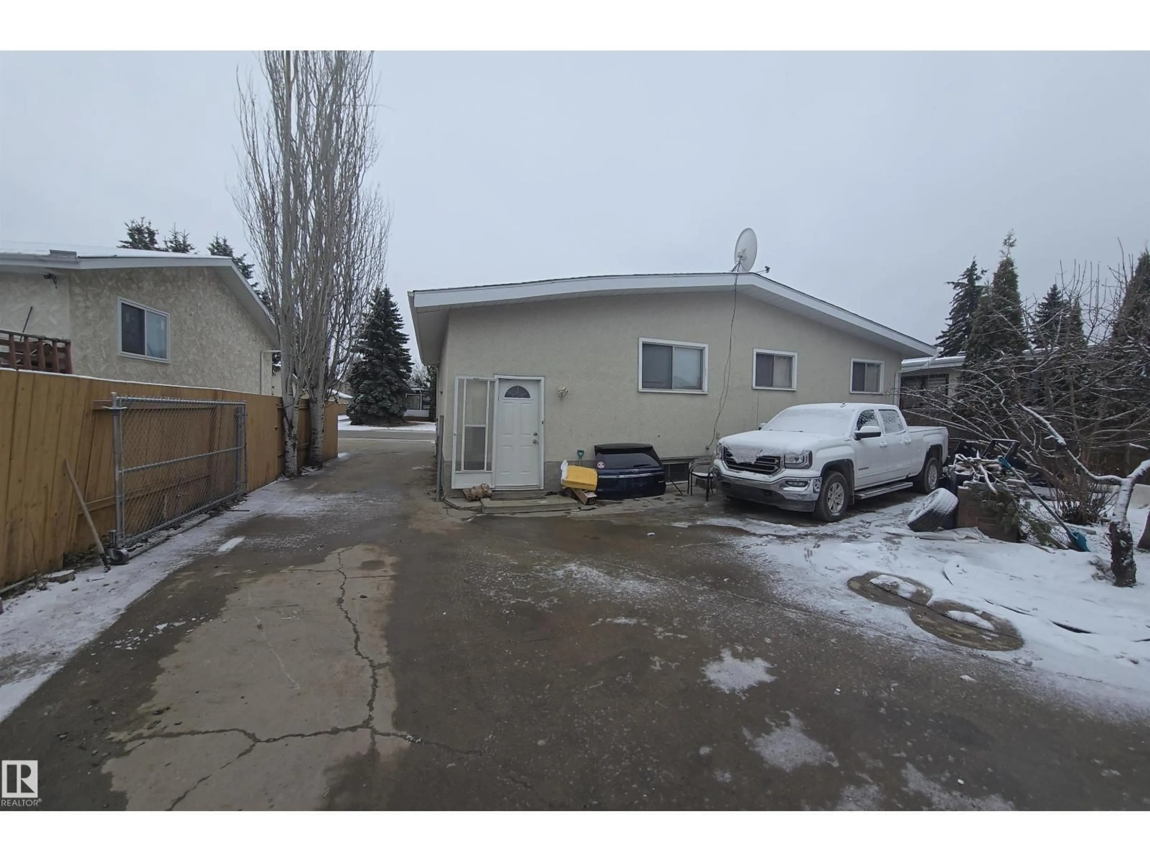 Unknown for NW - 16912 110 ST, Edmonton Alberta T5X2N8