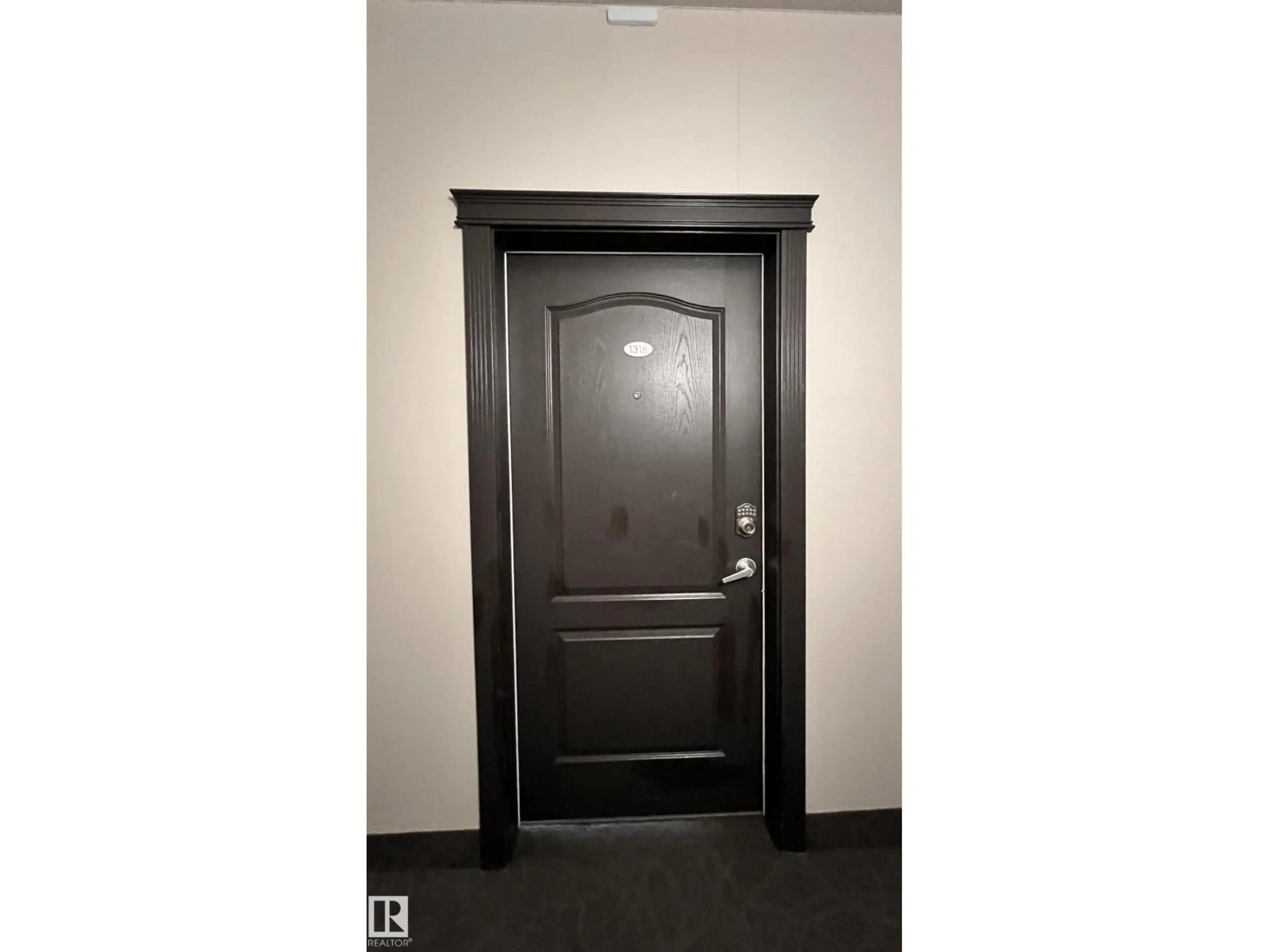 Indoor entryway for 1318 CLAREVIEW STATION DR, Edmonton Alberta T5Y0E6