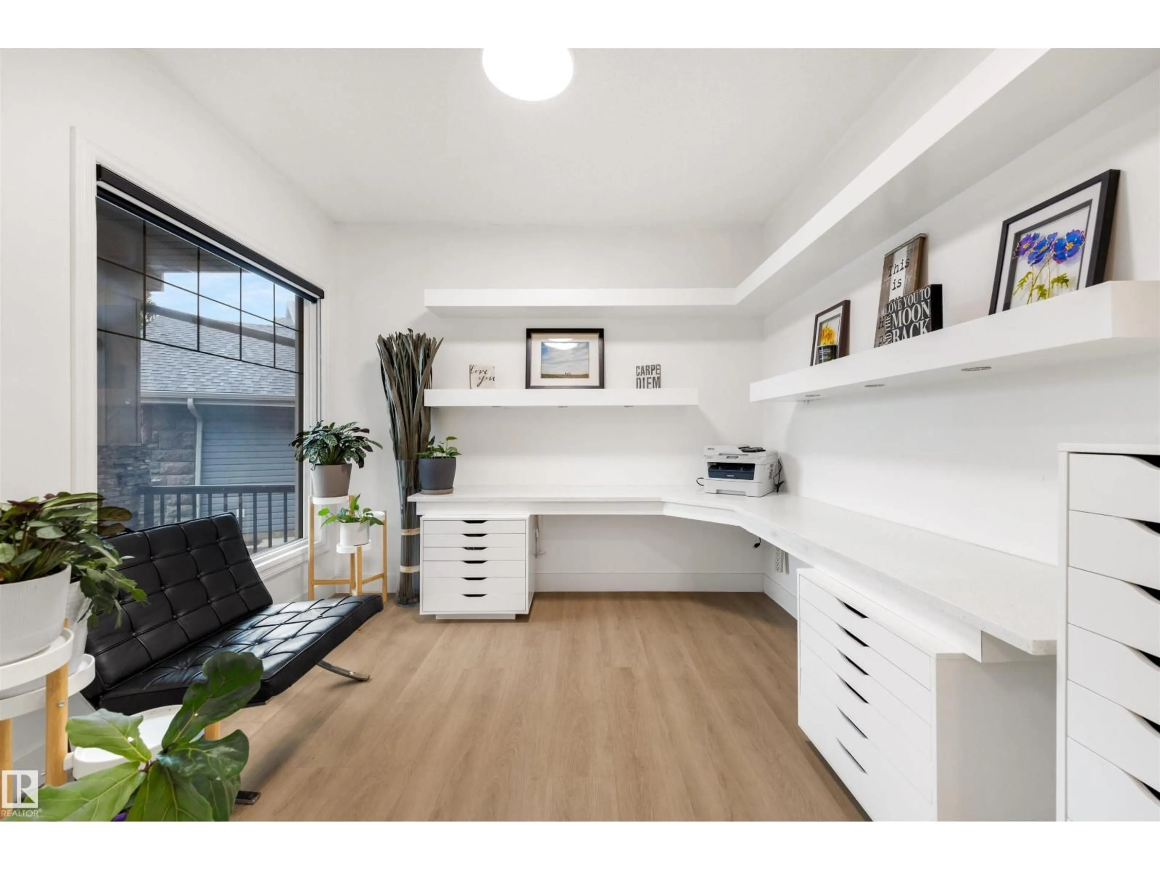 A pic of a room for 1322 MALONE PL, Edmonton Alberta T6R0G6