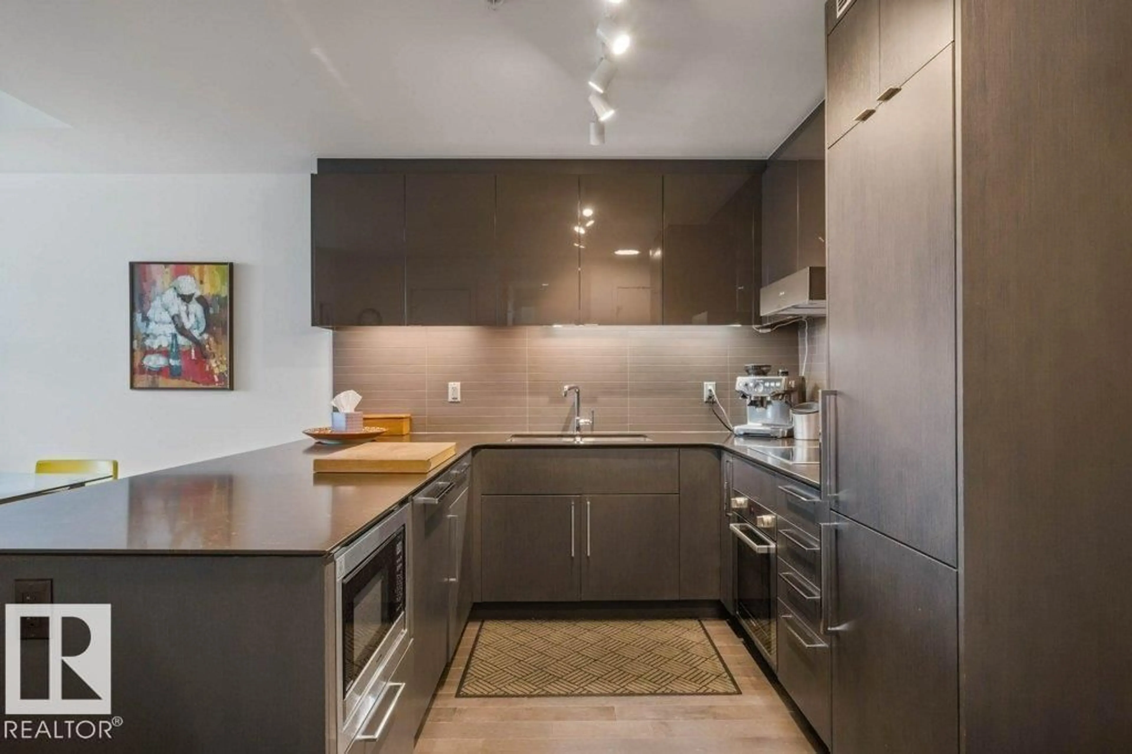 Standard kitchen, unknown for 10360 - 3606 102 ST NW, Edmonton Alberta T5J0K6