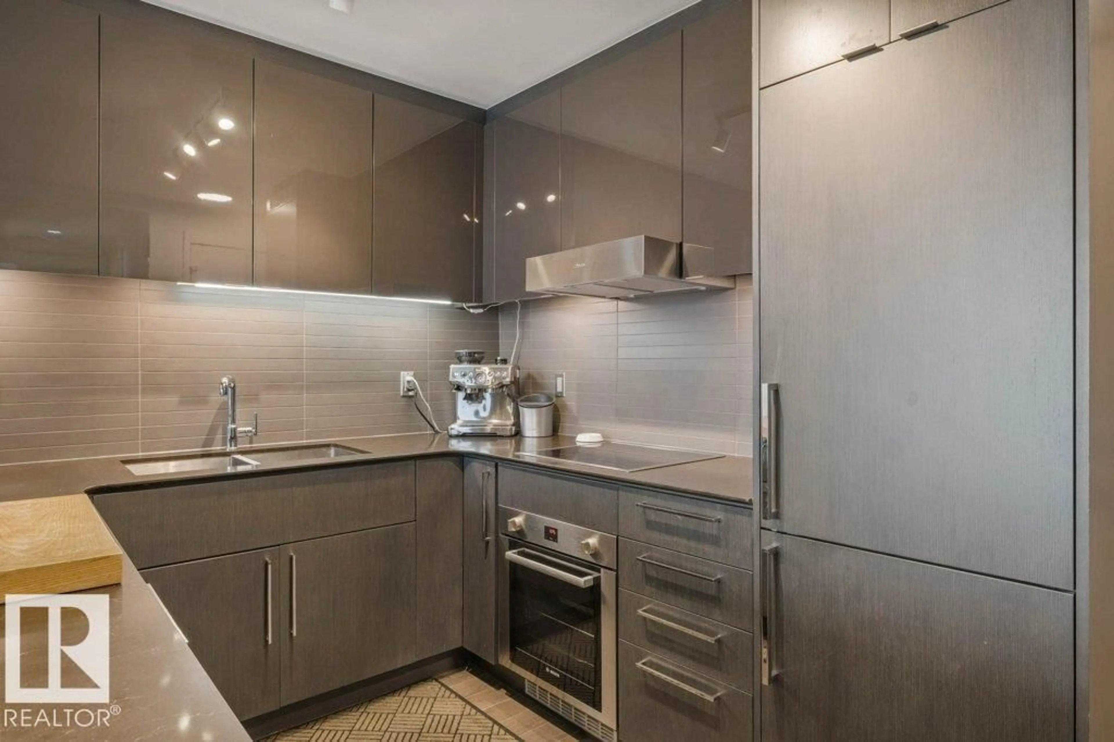 Standard kitchen, unknown for 10360 - 3606 102 ST NW, Edmonton Alberta T5J0K6