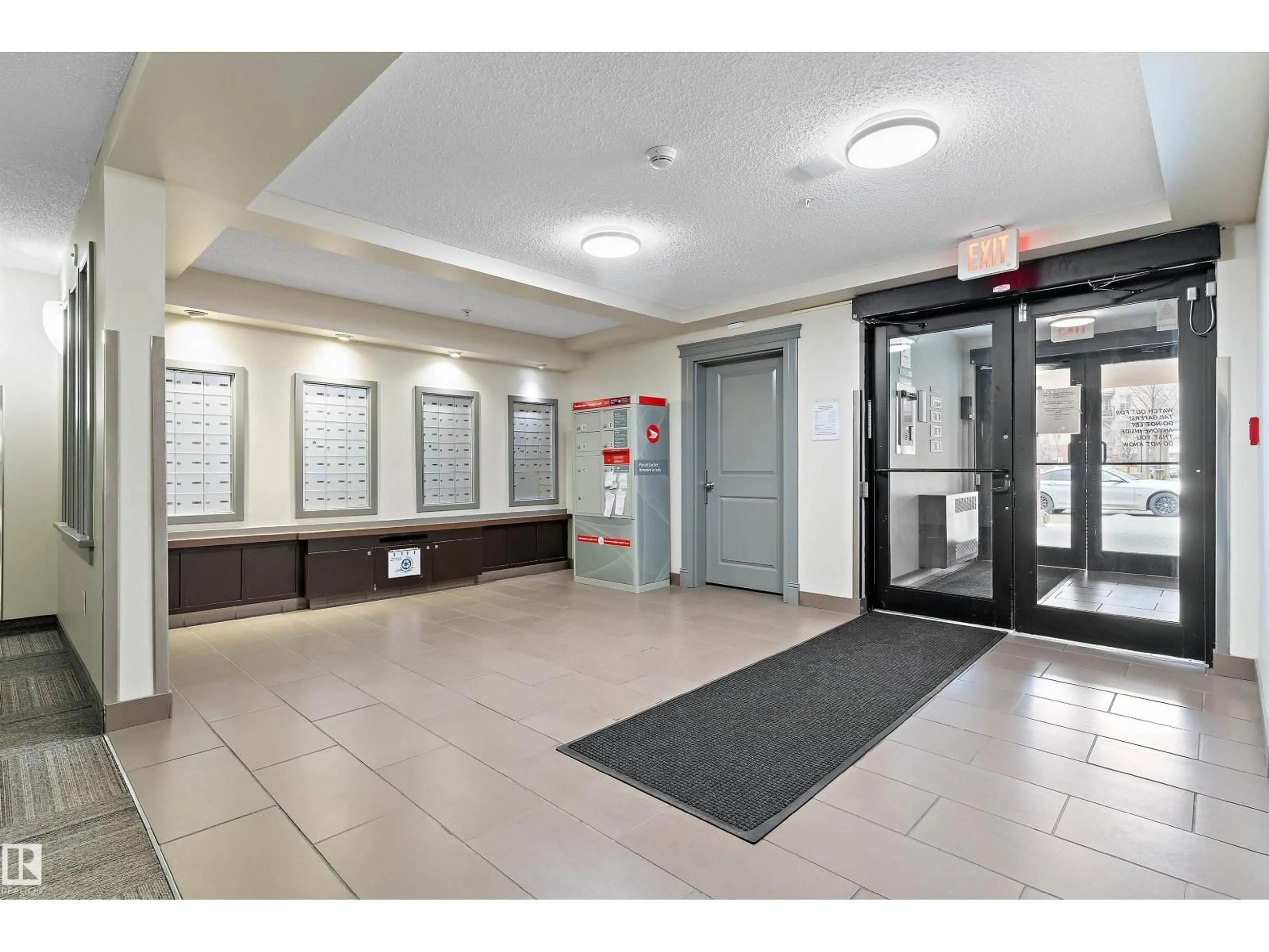 Indoor foyer for #111 - 11445 ELLERSLIE RD SW, Edmonton Alberta T6W1T1