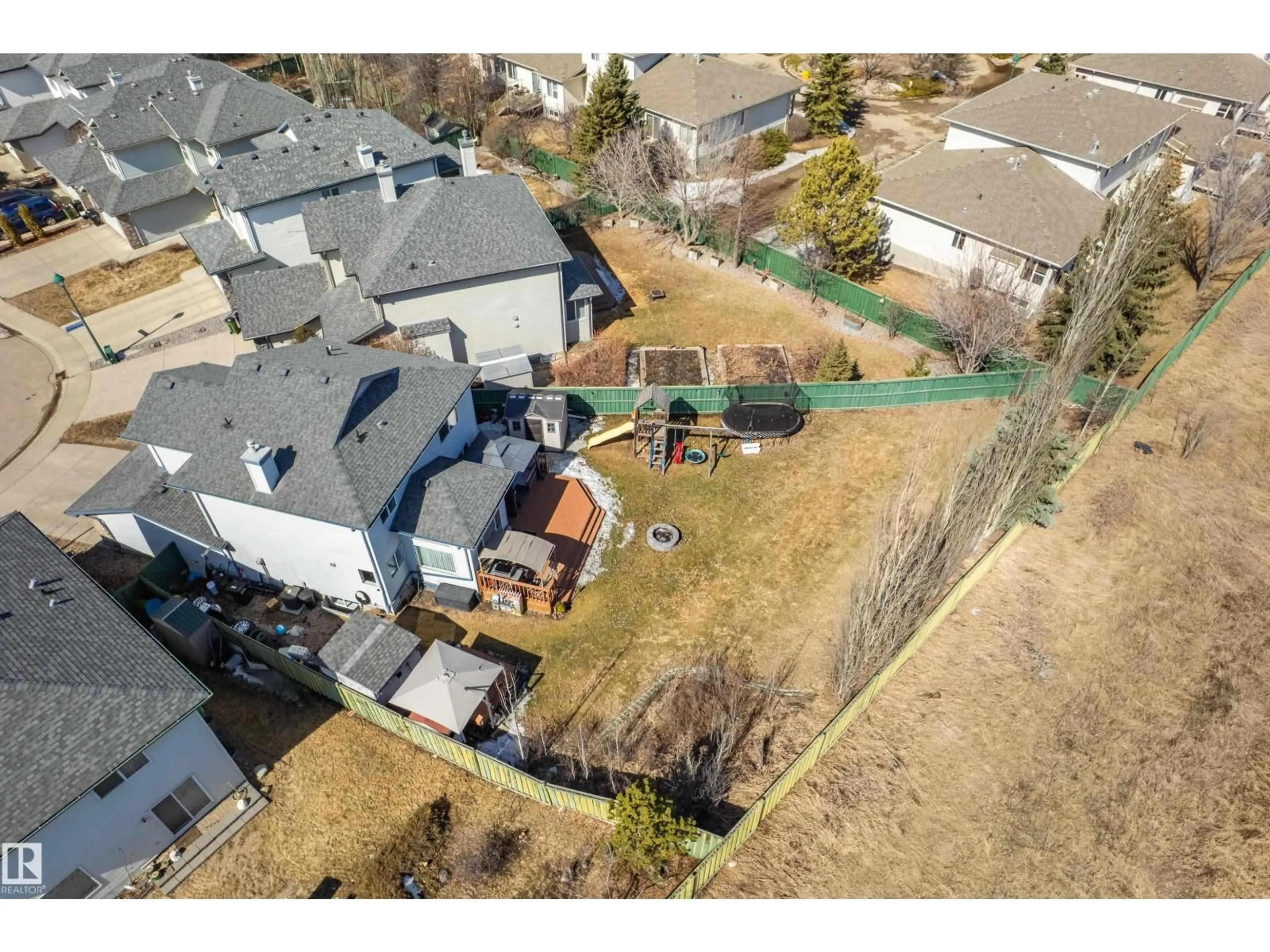 A pic from outside/outdoor area/front of a property/back of a property/a pic from drone, unknown for 442 HUNTERS GR, Edmonton Alberta T6R3C1