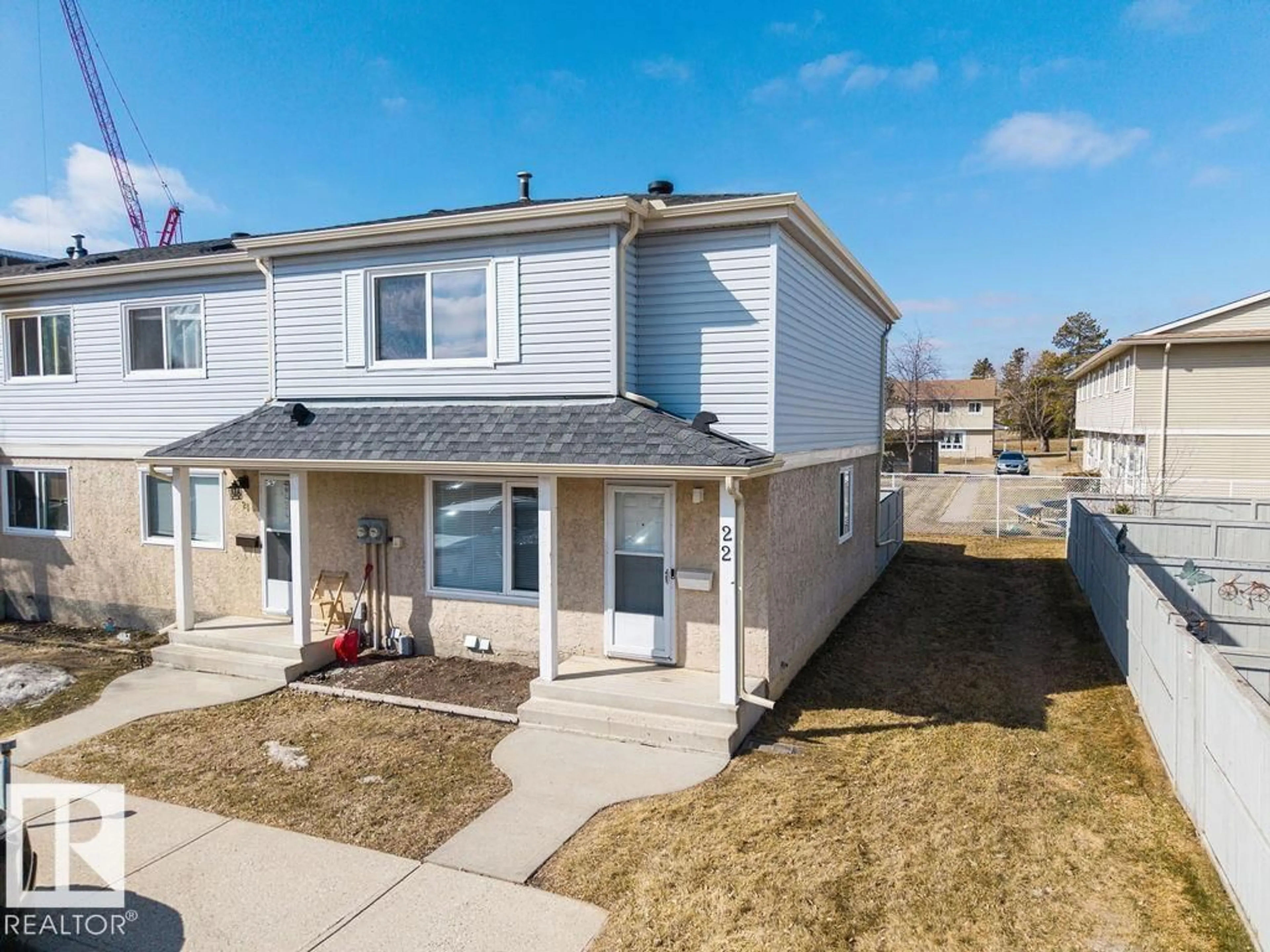 A pic from outside/outdoor area/front of a property/back of a property/a pic from drone, street for 2030 - 22 BRENTWOOD BV, Sherwood Park Alberta T8A4P6