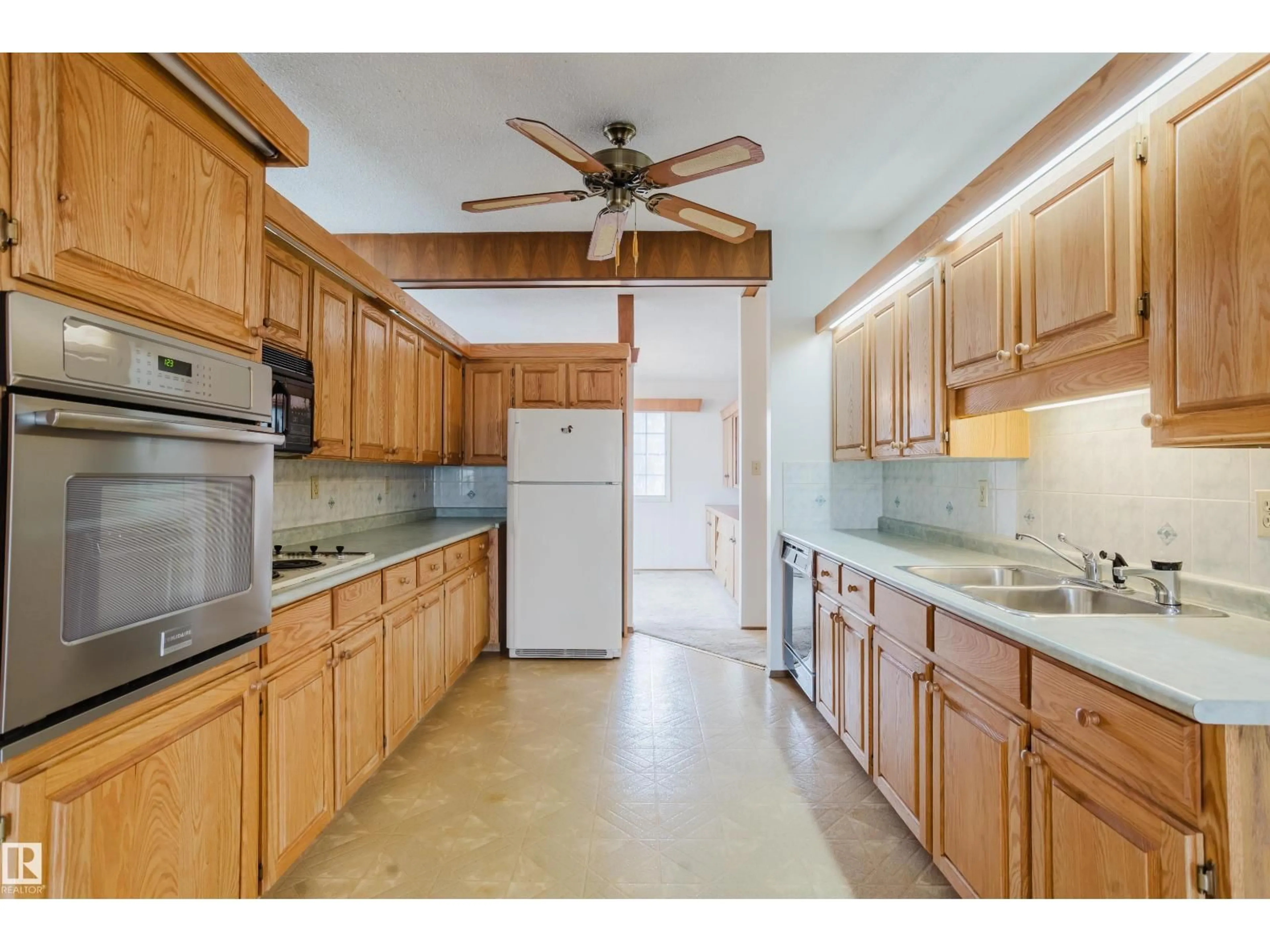 Standard kitchen, ceramic/tile floor for 9536 151 AV, Edmonton Alberta T5E2R3