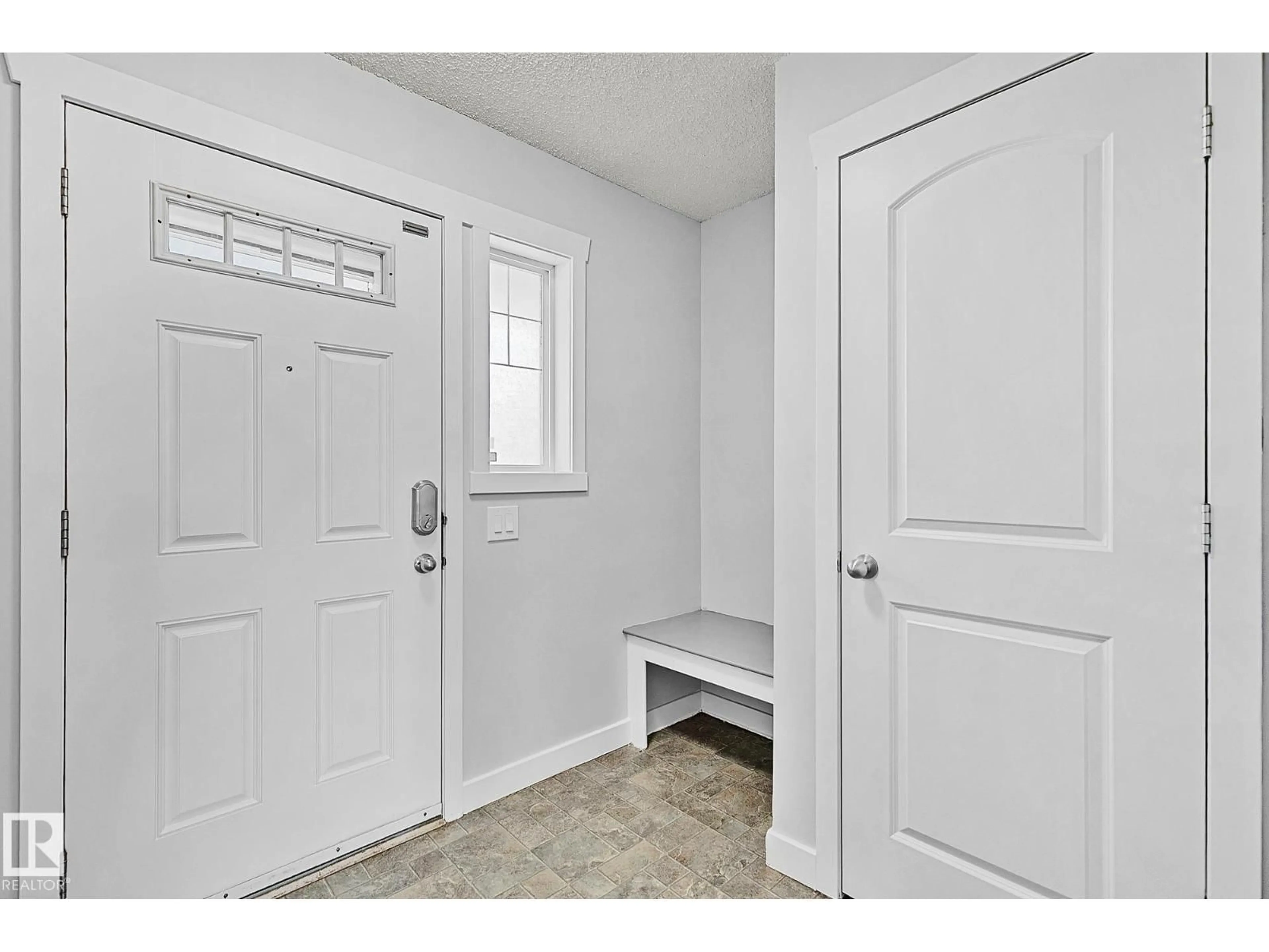 Indoor entryway for #88 - 14208 36 ST, Edmonton Alberta T5Y0E4