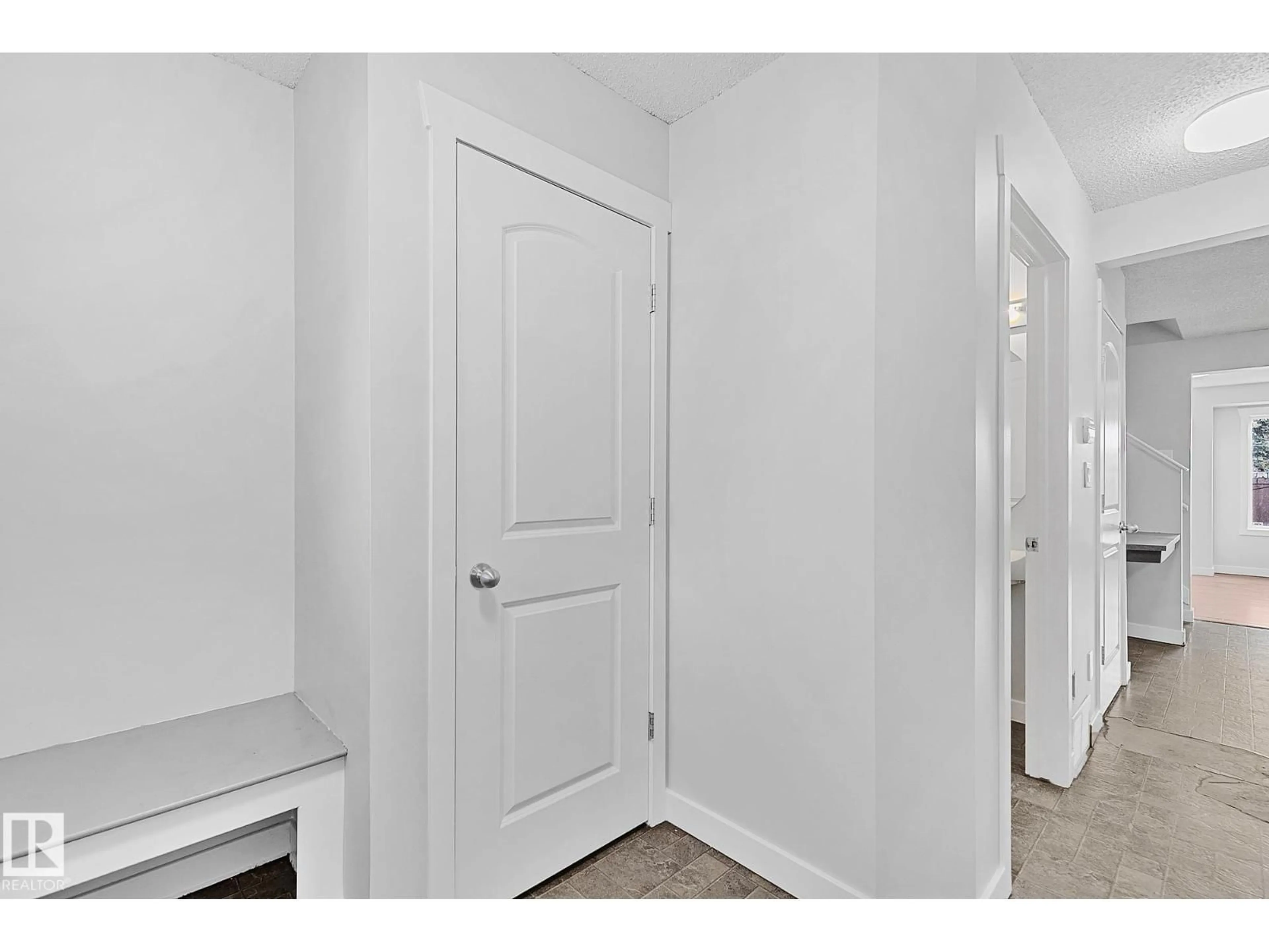 Indoor entryway for #88 - 14208 36 ST, Edmonton Alberta T5Y0E4