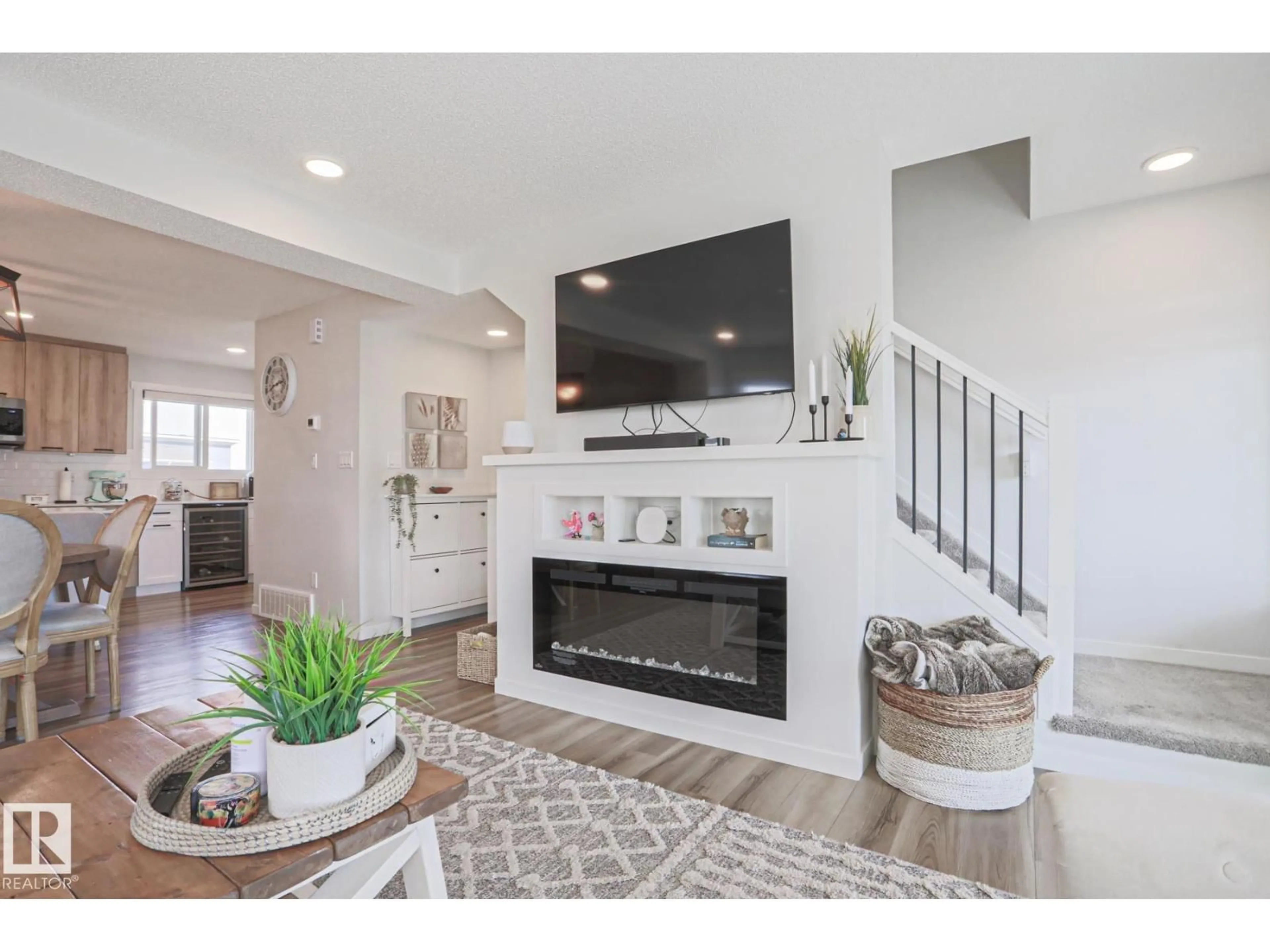 Unknown for 1274 ASTER BV, Edmonton Alberta T6T2N8