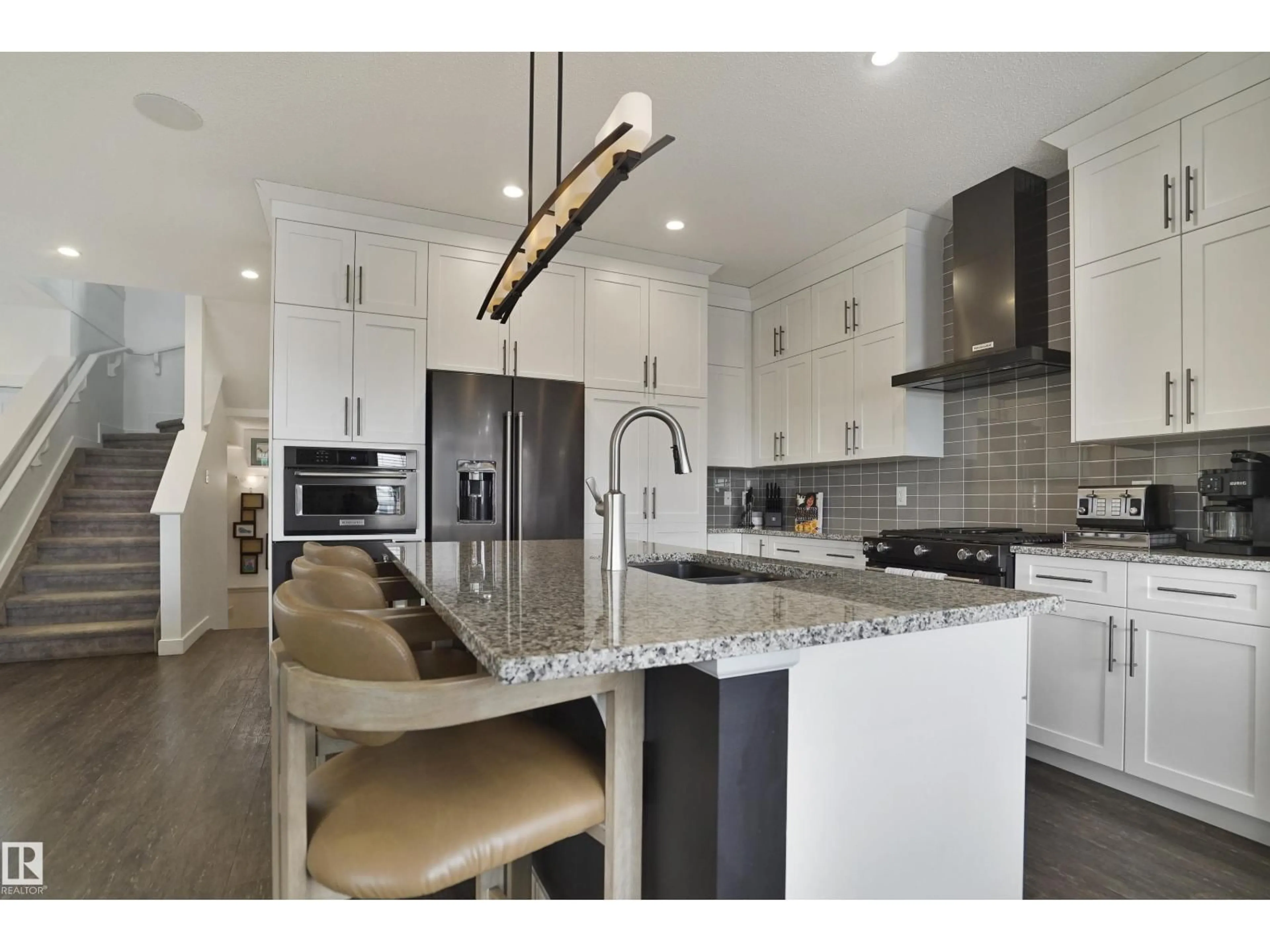 Open concept kitchen, ceramic/tile floor for 1116 SANDSTONE BV, Sherwood Park Alberta T8H0Z5
