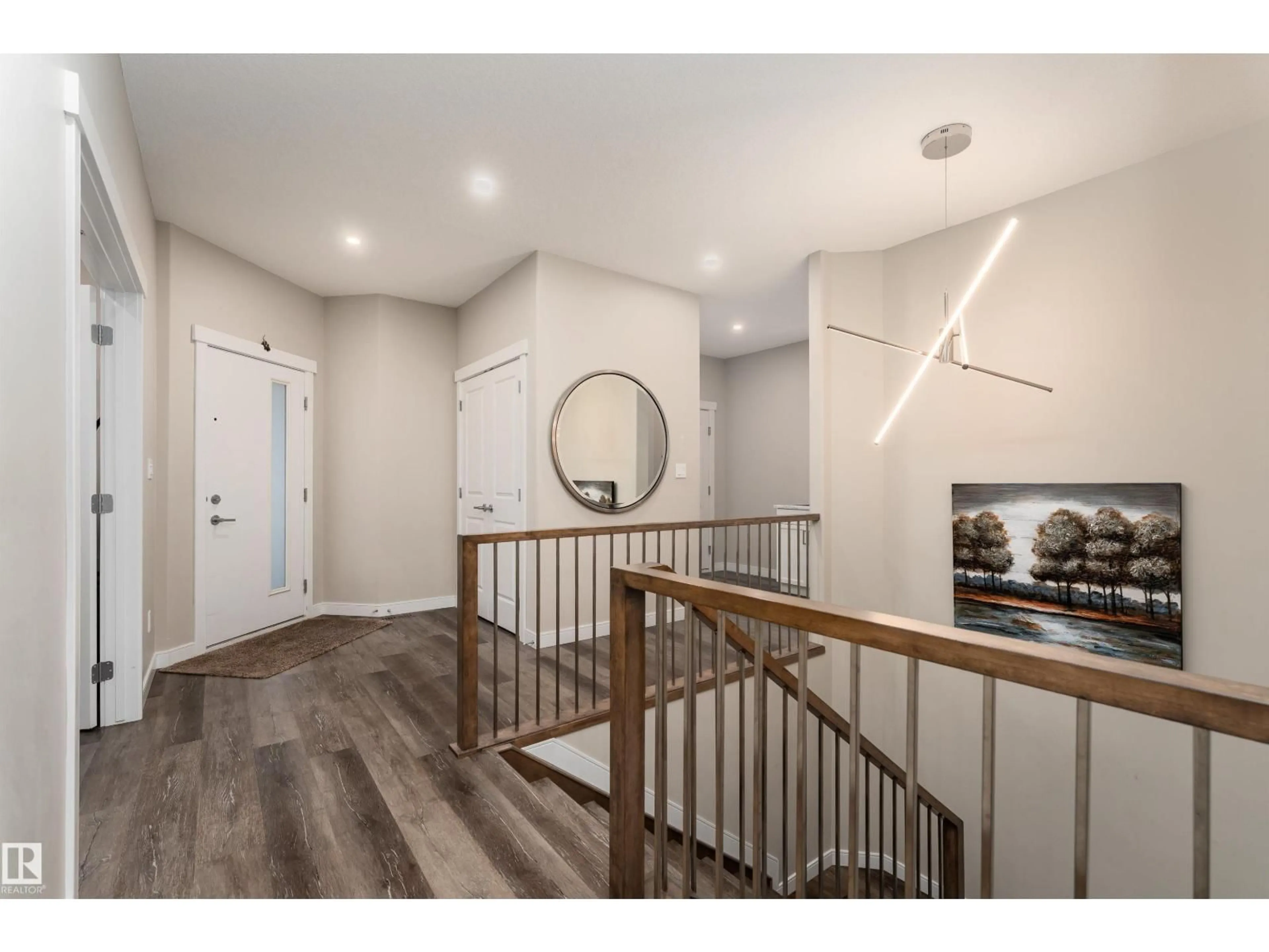 Indoor entryway for 6193 CARR RD, Edmonton Alberta T5E6Y5