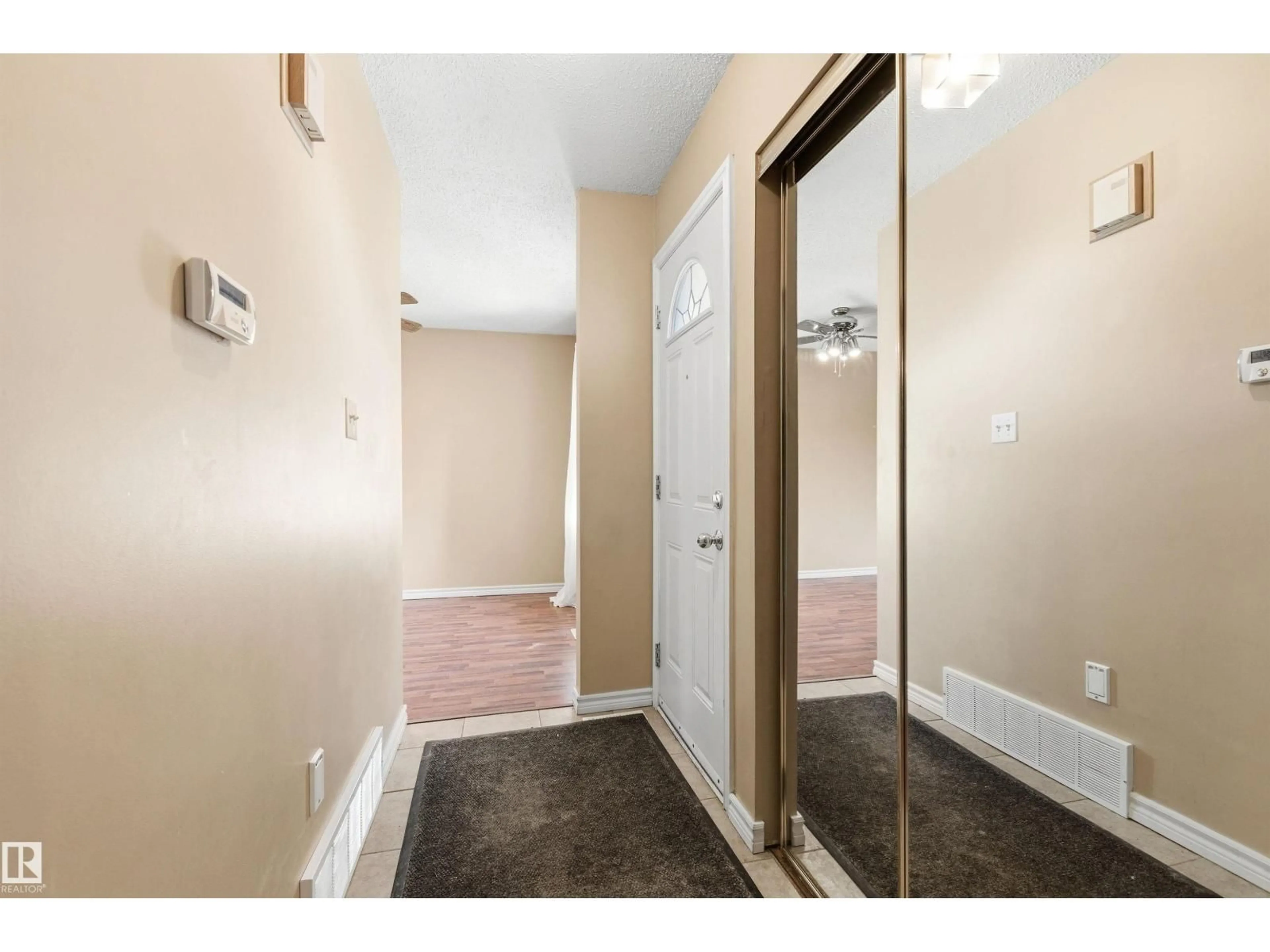 Indoor entryway for 14707 - 218 53 AV NW, Edmonton Alberta T6H5C9