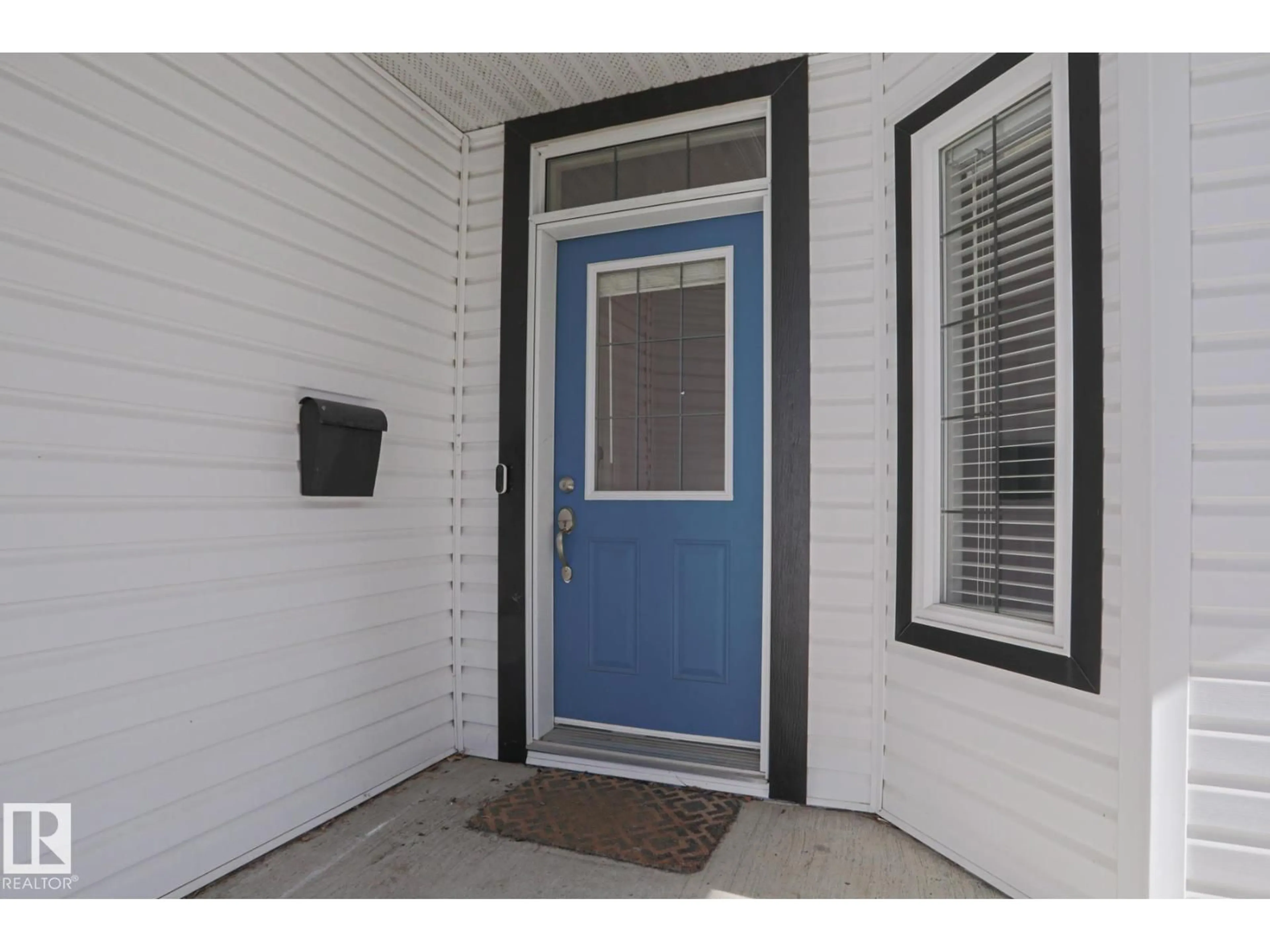 Indoor entryway for SW - 205 79 ST, Edmonton Alberta T6X1K7