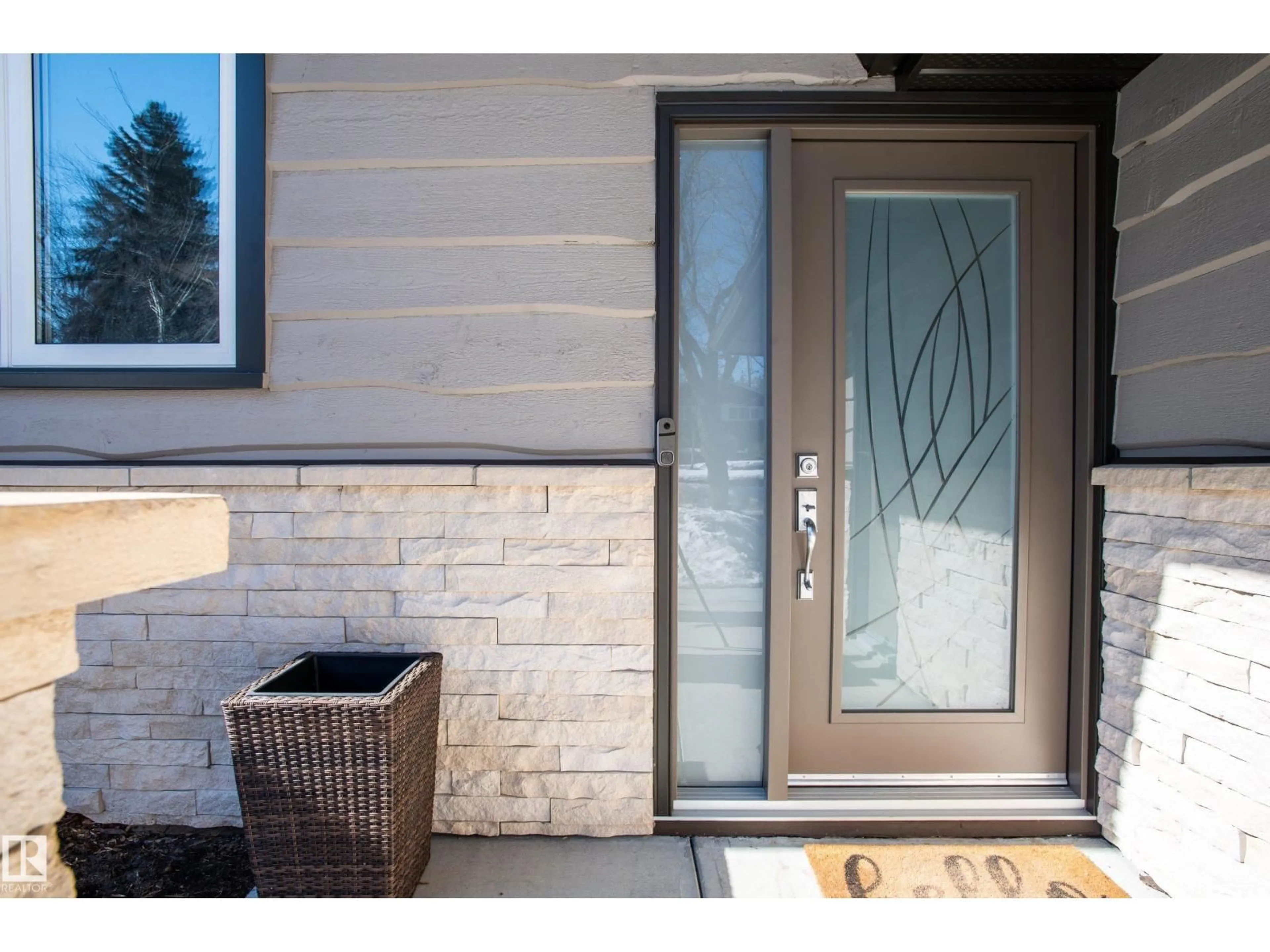Indoor entryway for 10 GLENHAVEN CR, St. Albert Alberta T8N1A5