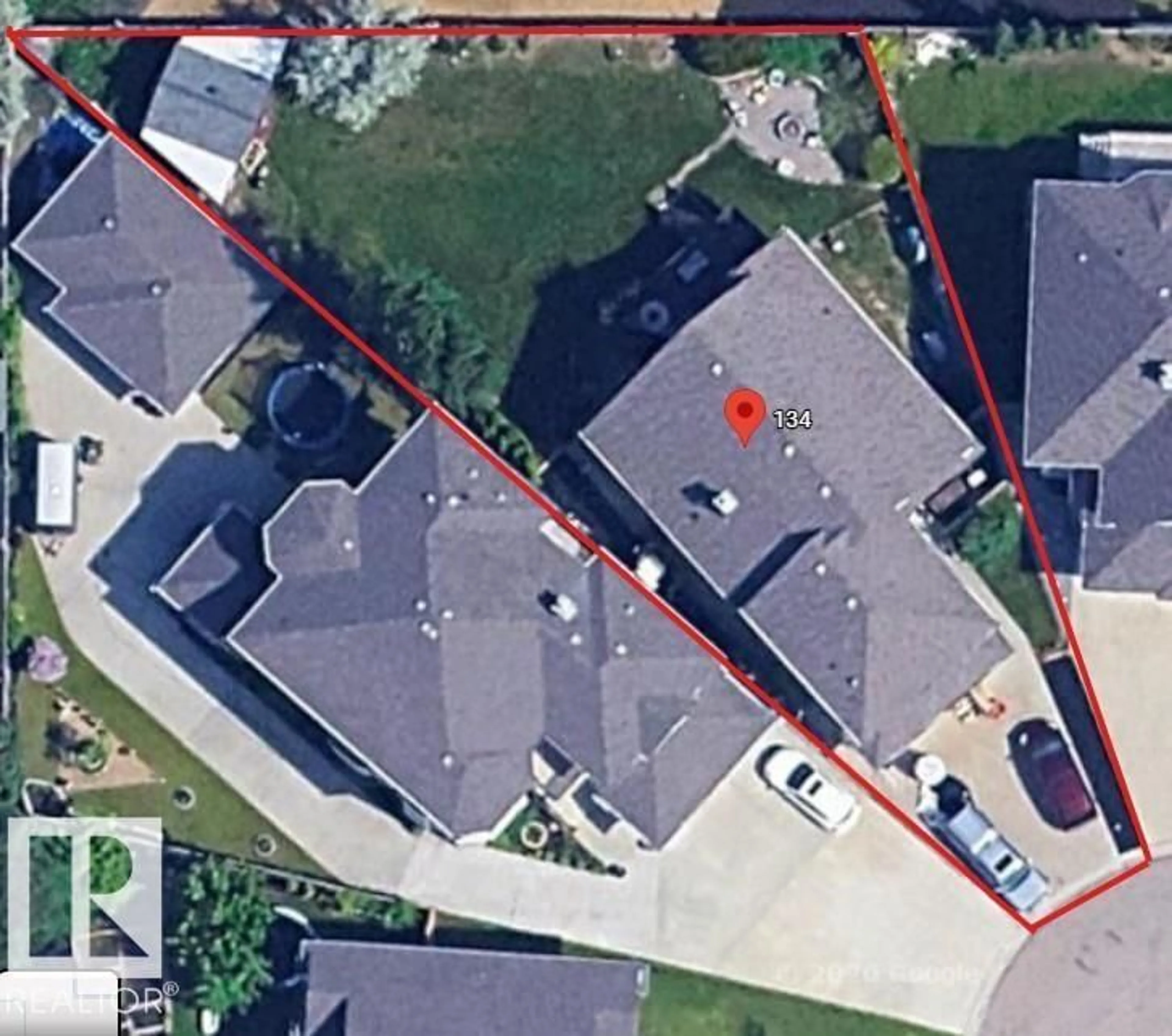 A pic from outside/outdoor area/front of a property/back of a property/a pic from drone, street for 134 FRASER WY, Edmonton Alberta T5Y3M8