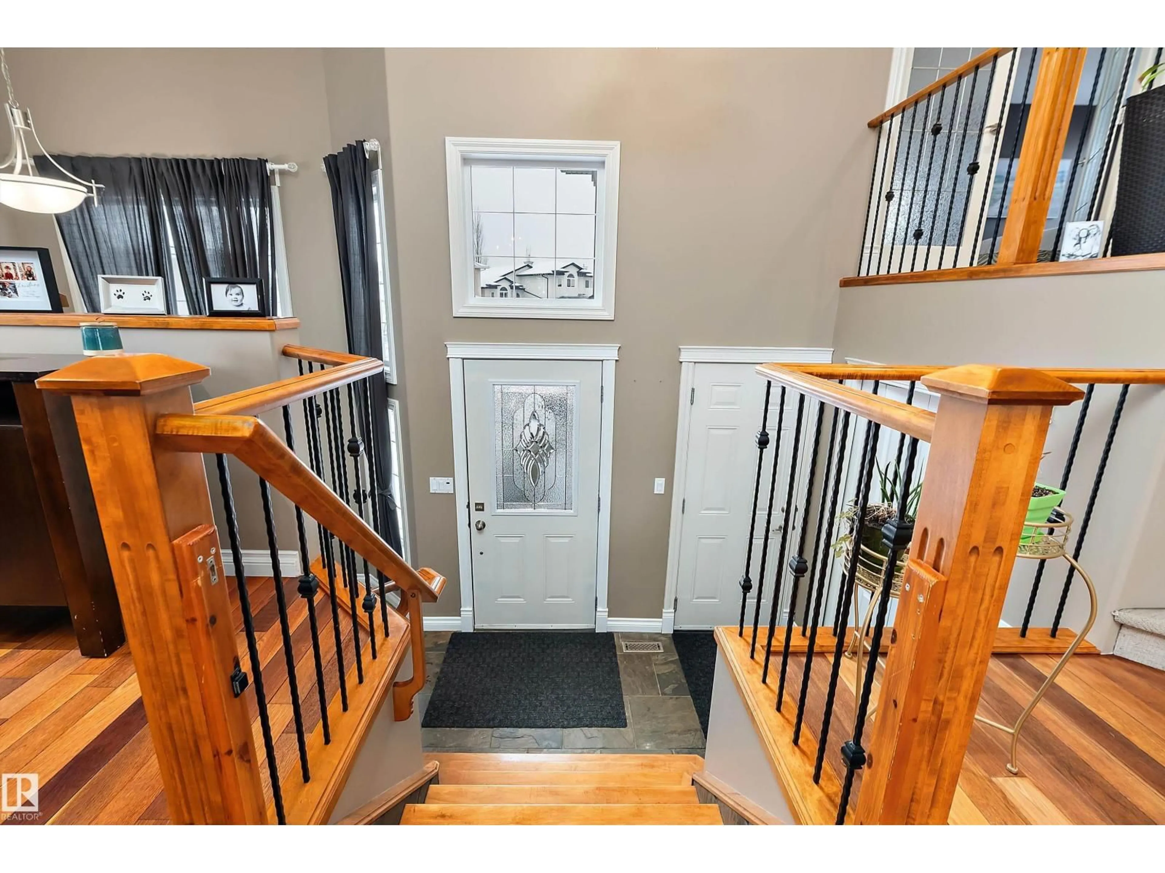 Indoor entryway for 134 FRASER WY, Edmonton Alberta T5Y3M8