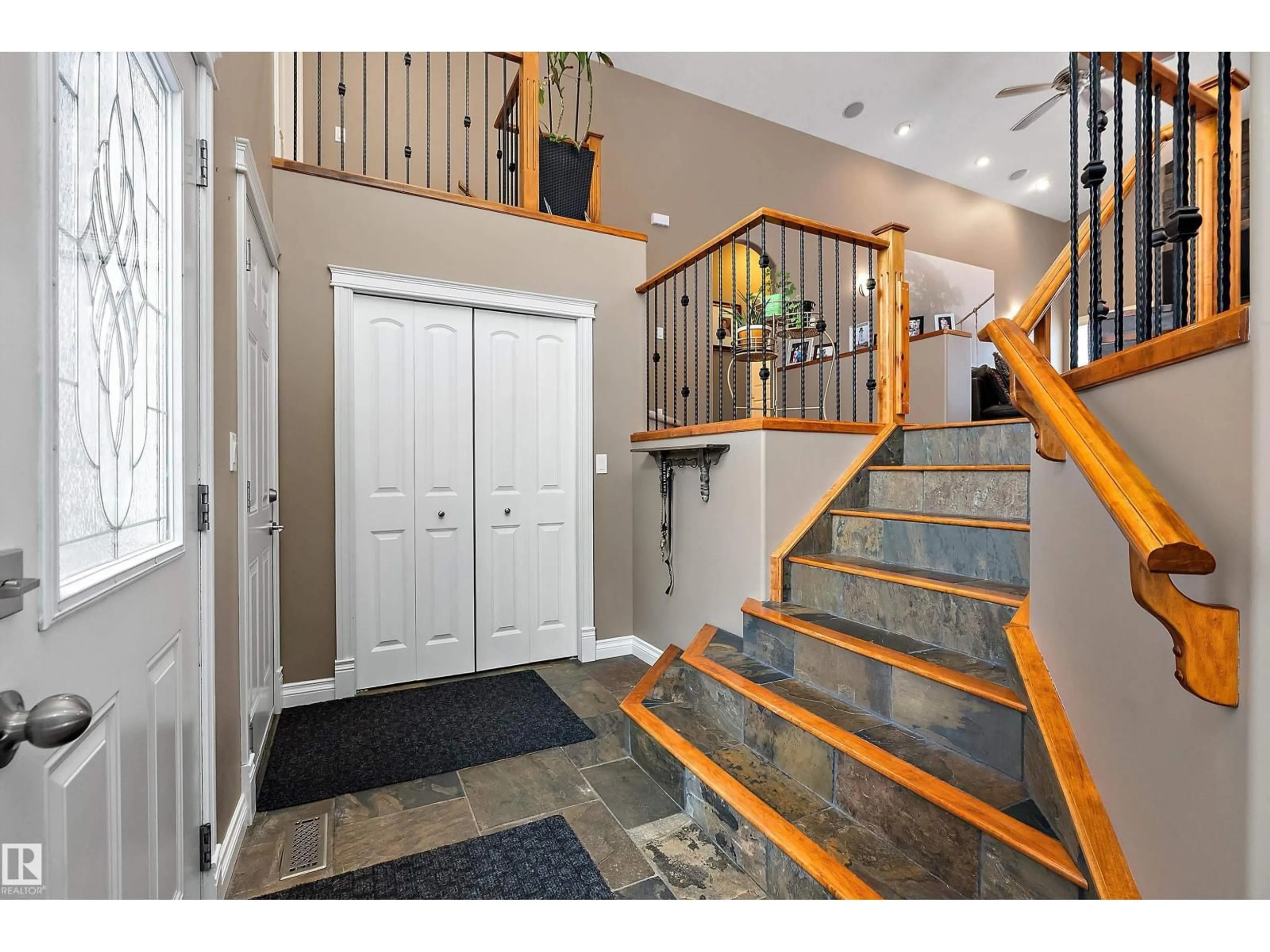 Indoor entryway for 134 FRASER WY, Edmonton Alberta T5Y3M8