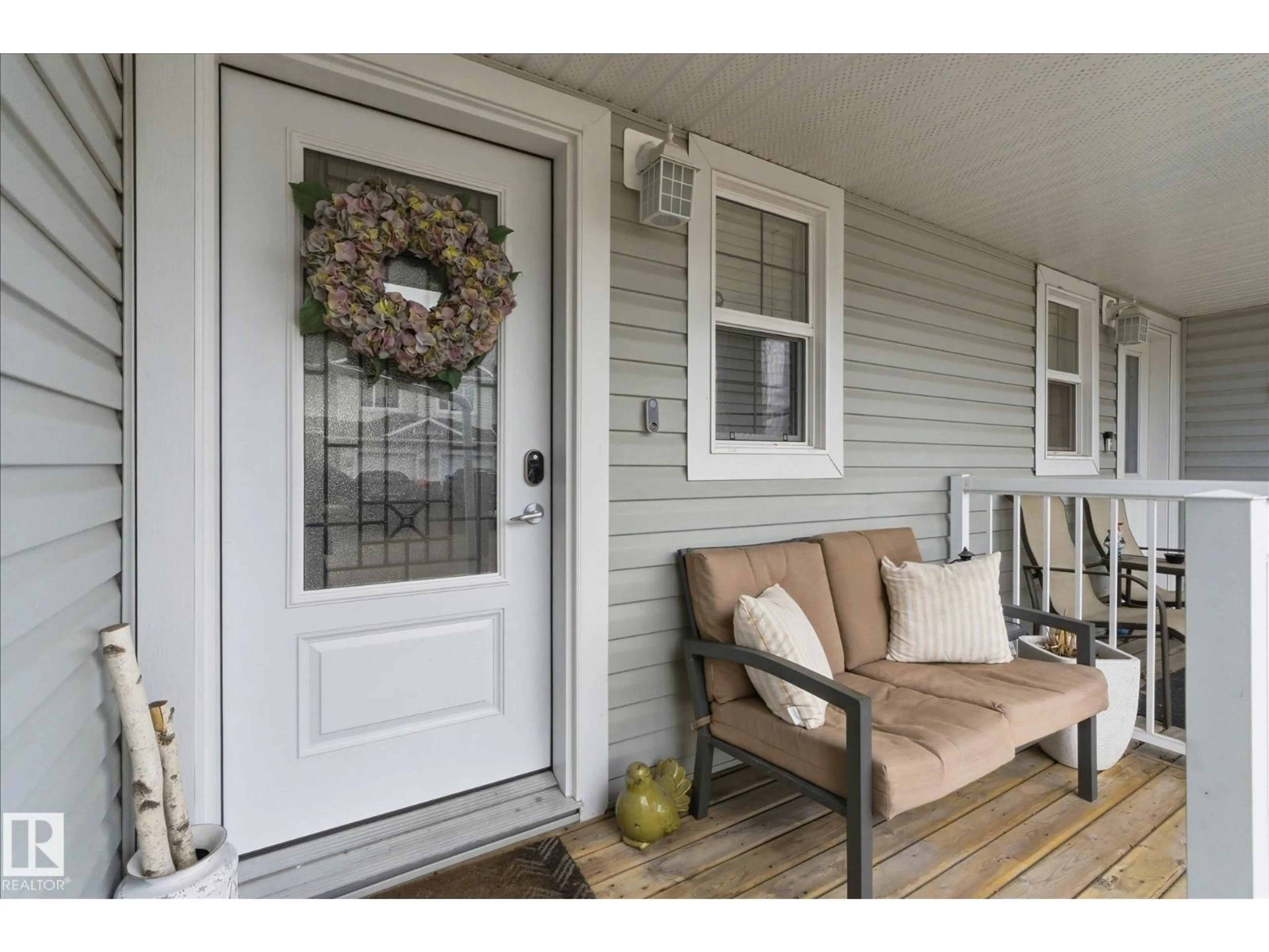 Indoor entryway for 307 GRAYWOOD ME, Stony Plain Alberta T7Z0C2