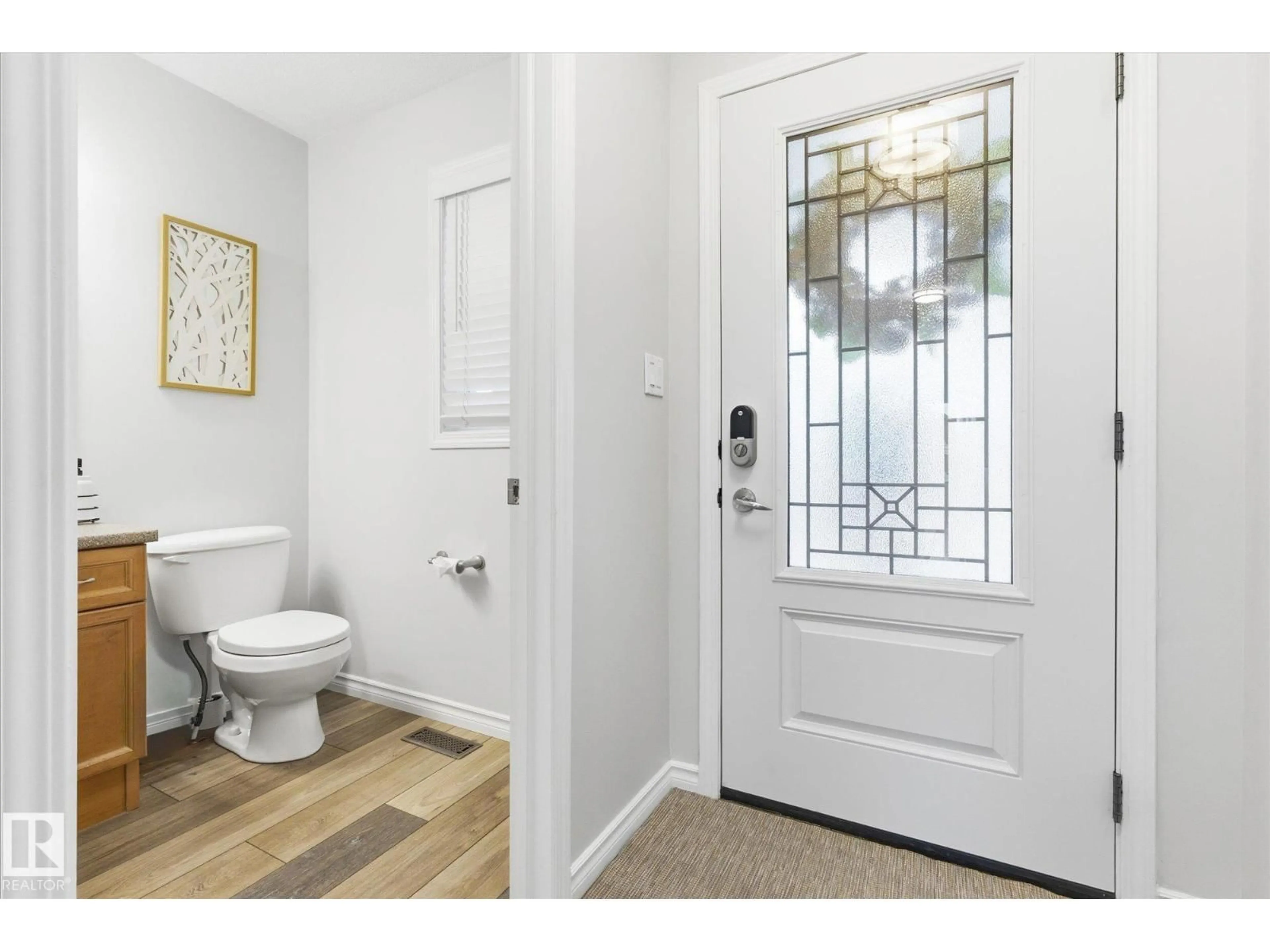 Indoor entryway for 307 GRAYWOOD ME, Stony Plain Alberta T7Z0C2