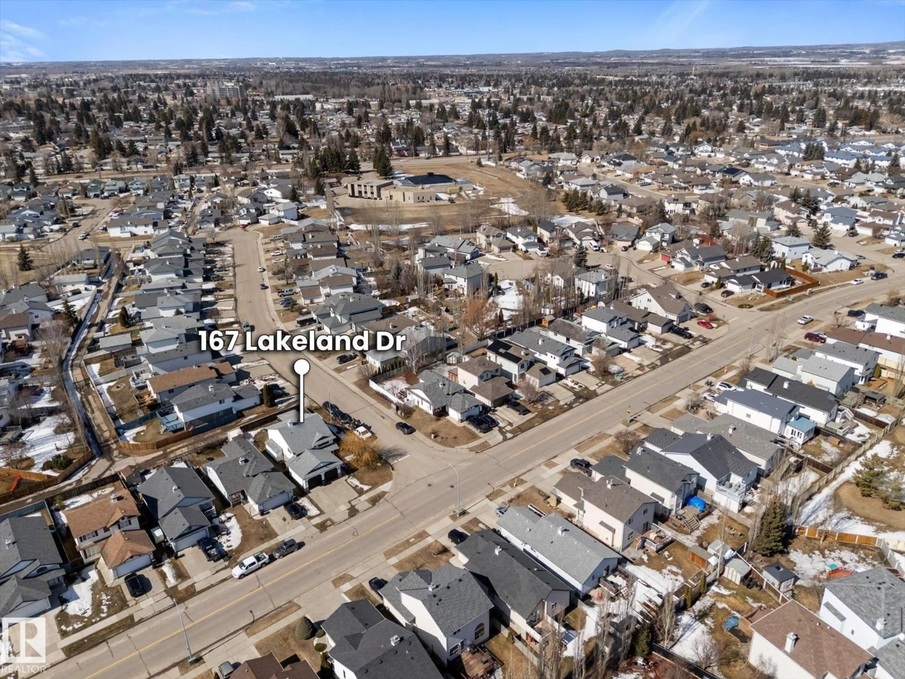 A pic from outside/outdoor area/front of a property/back of a property/a pic from drone, street for 167 LAKELAND DR, Spruce Grove Alberta T7X3Z8