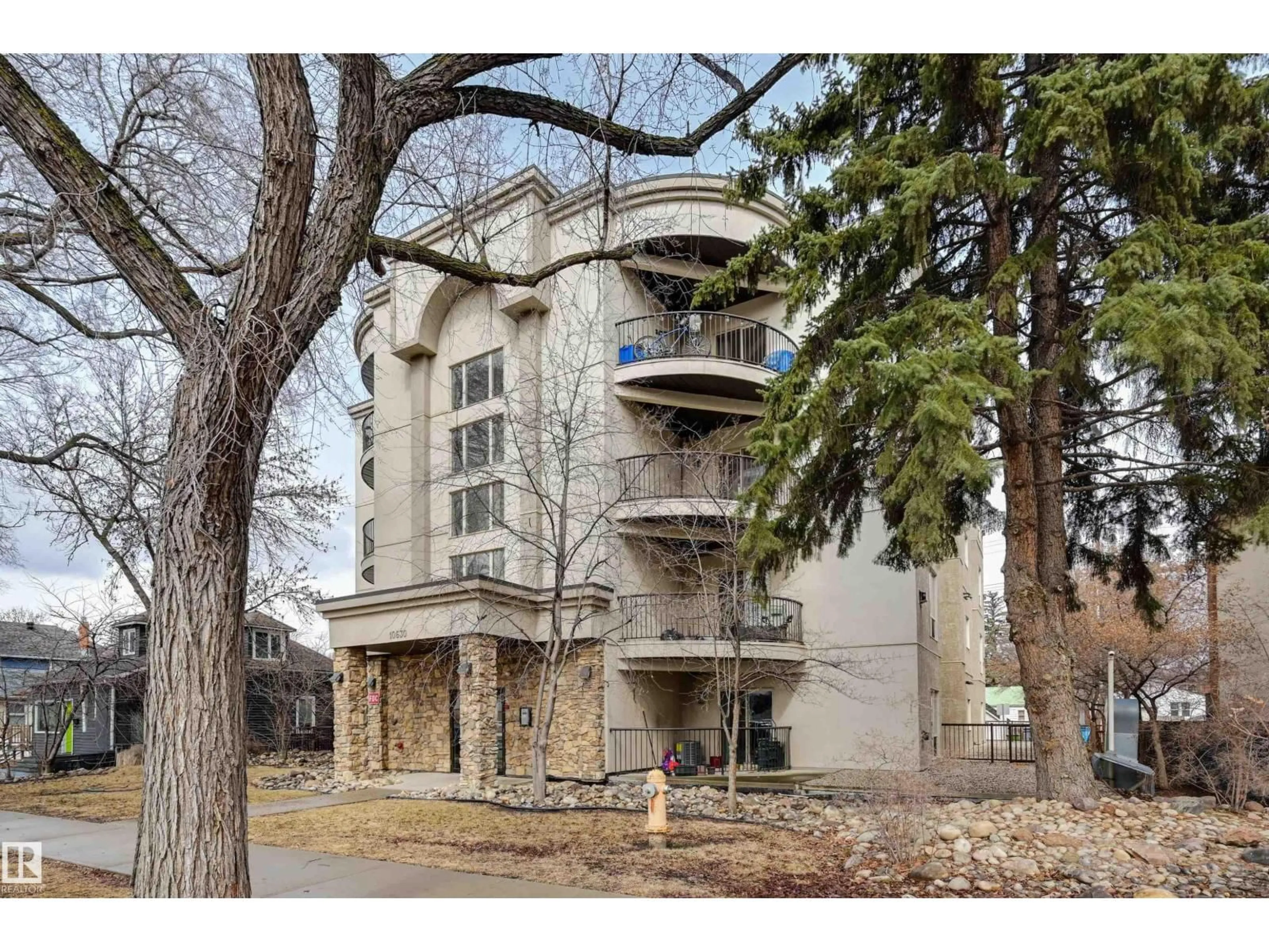 Unknown for #302 - 10630 78 AV, Edmonton Alberta T6E1P5