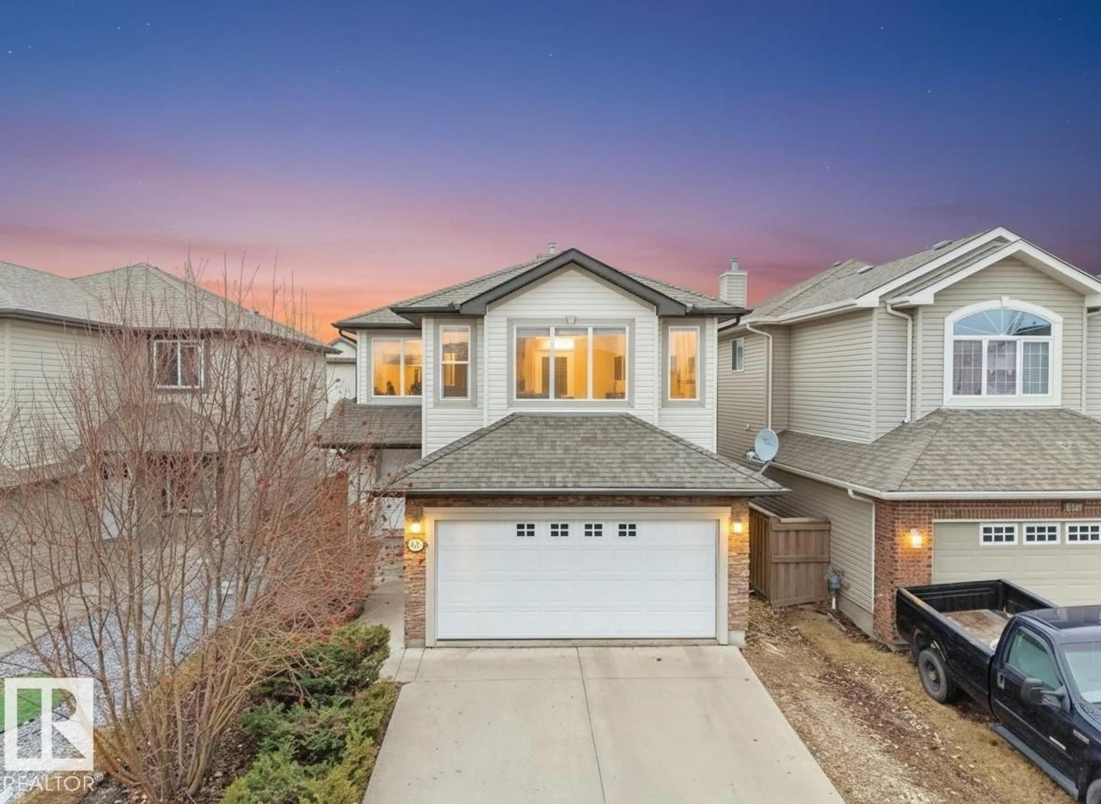 A pic from outside/outdoor area/front of a property/back of a property/a pic from drone, street for 8361 SHASKE CR, Edmonton Alberta T6R0B4