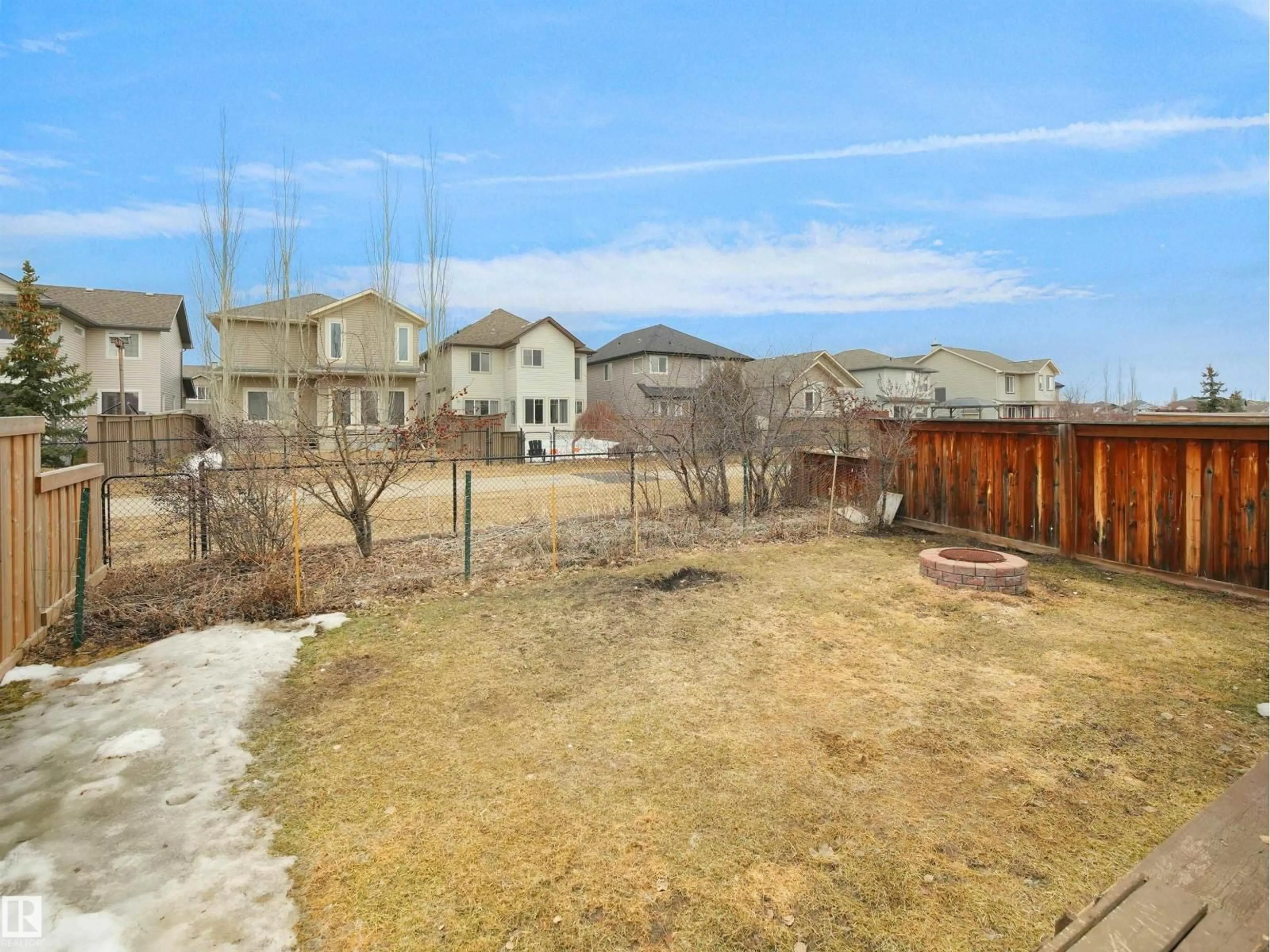 A pic from outside/outdoor area/front of a property/back of a property/a pic from drone, mountain view for 8361 SHASKE CR, Edmonton Alberta T6R0B4