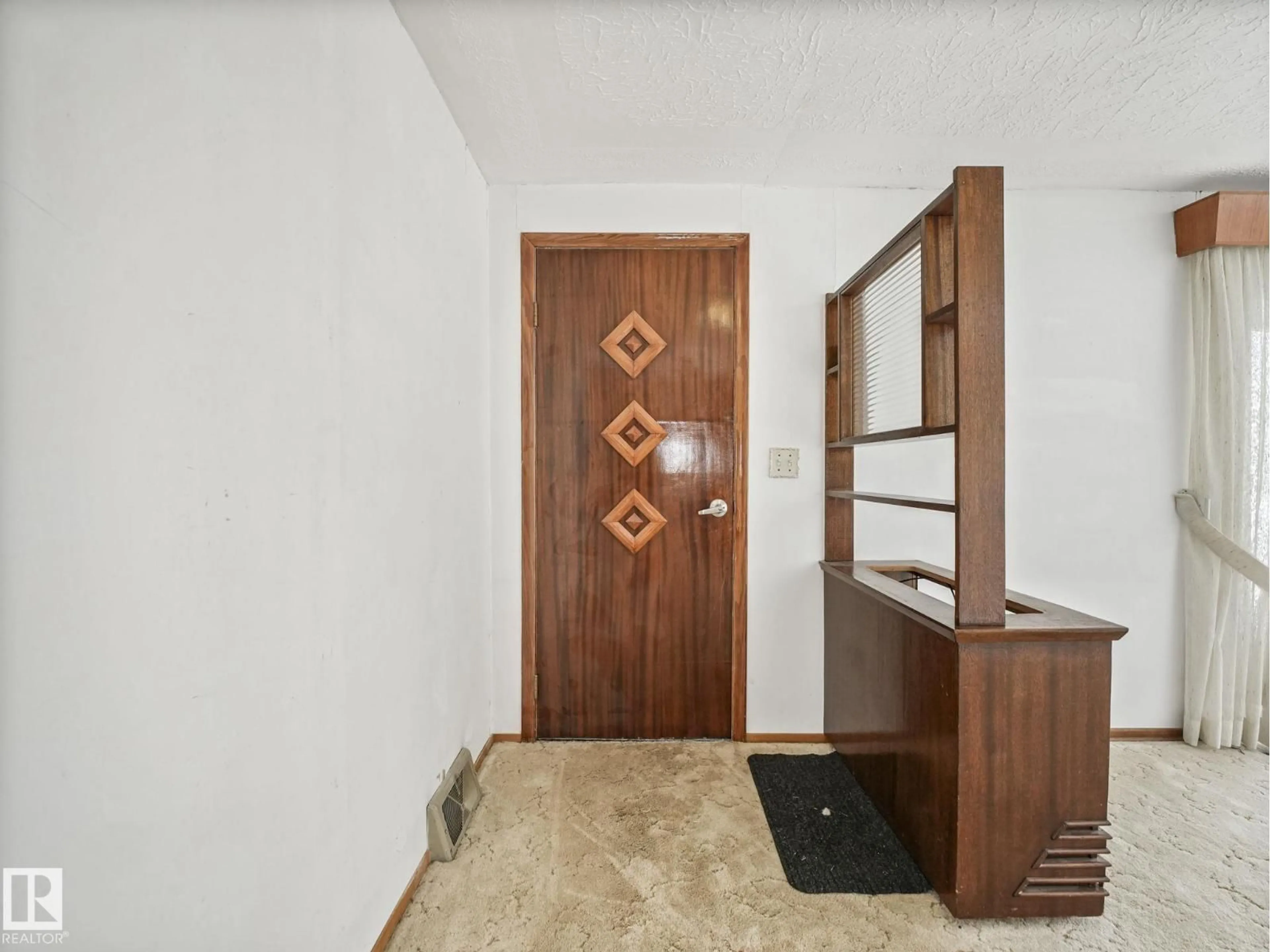 Indoor entryway for 5004 49 AV, Lamont Alberta T0B2R0