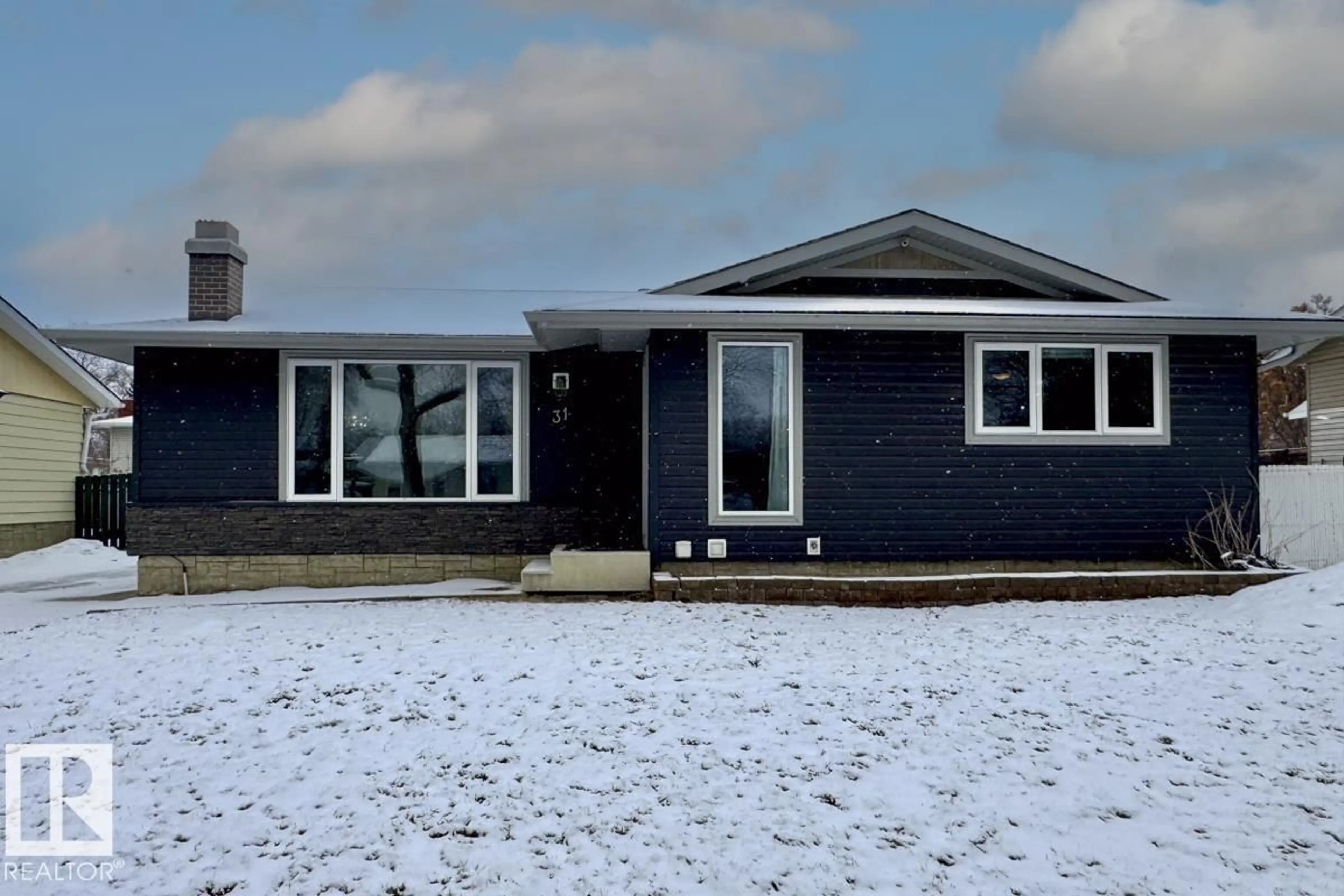 Home with vinyl exterior material, street for 31 GREER CR, St. Albert Alberta T8N1T7