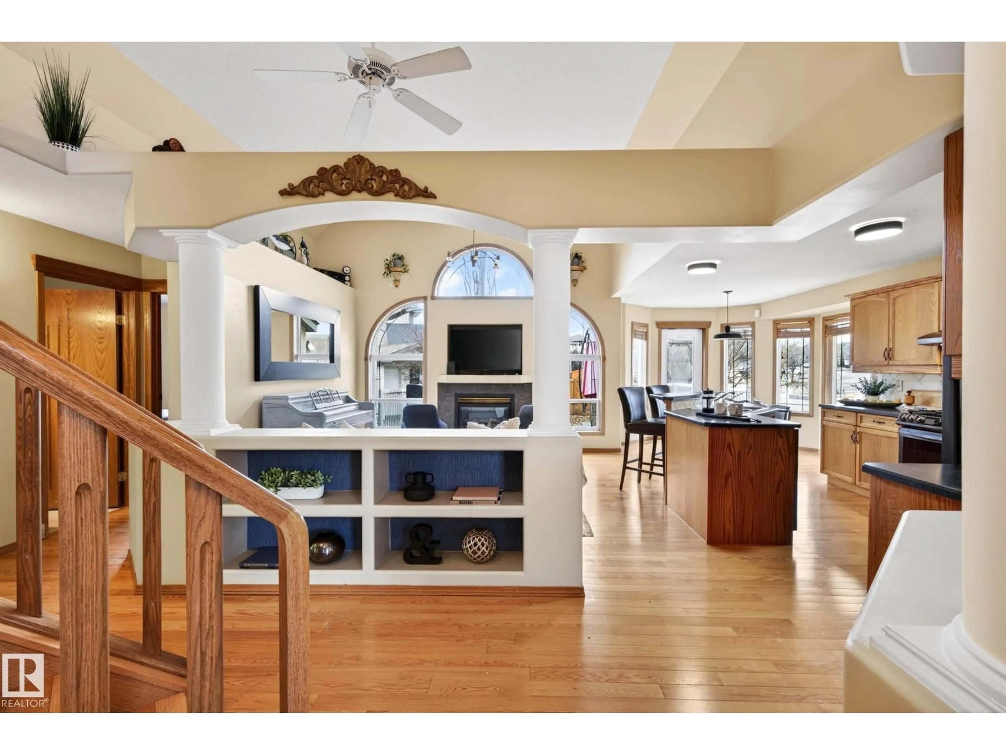 Indoor foyer for 1 BROCHU, Beaumont Alberta T4X1N7