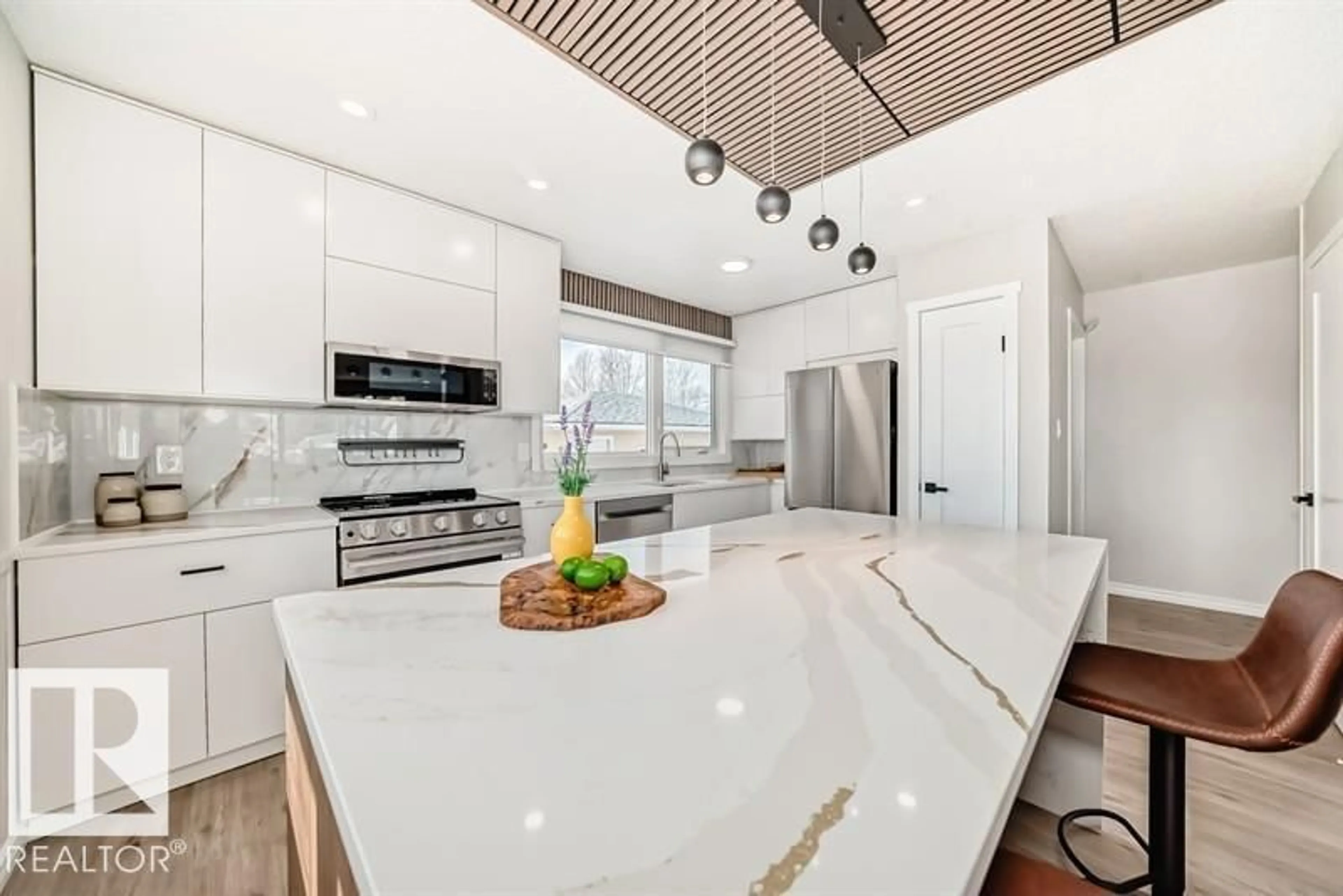 Contemporary kitchen, ceramic/tile floor for 5 LAROSE DR, St. Albert Alberta T8N1S5