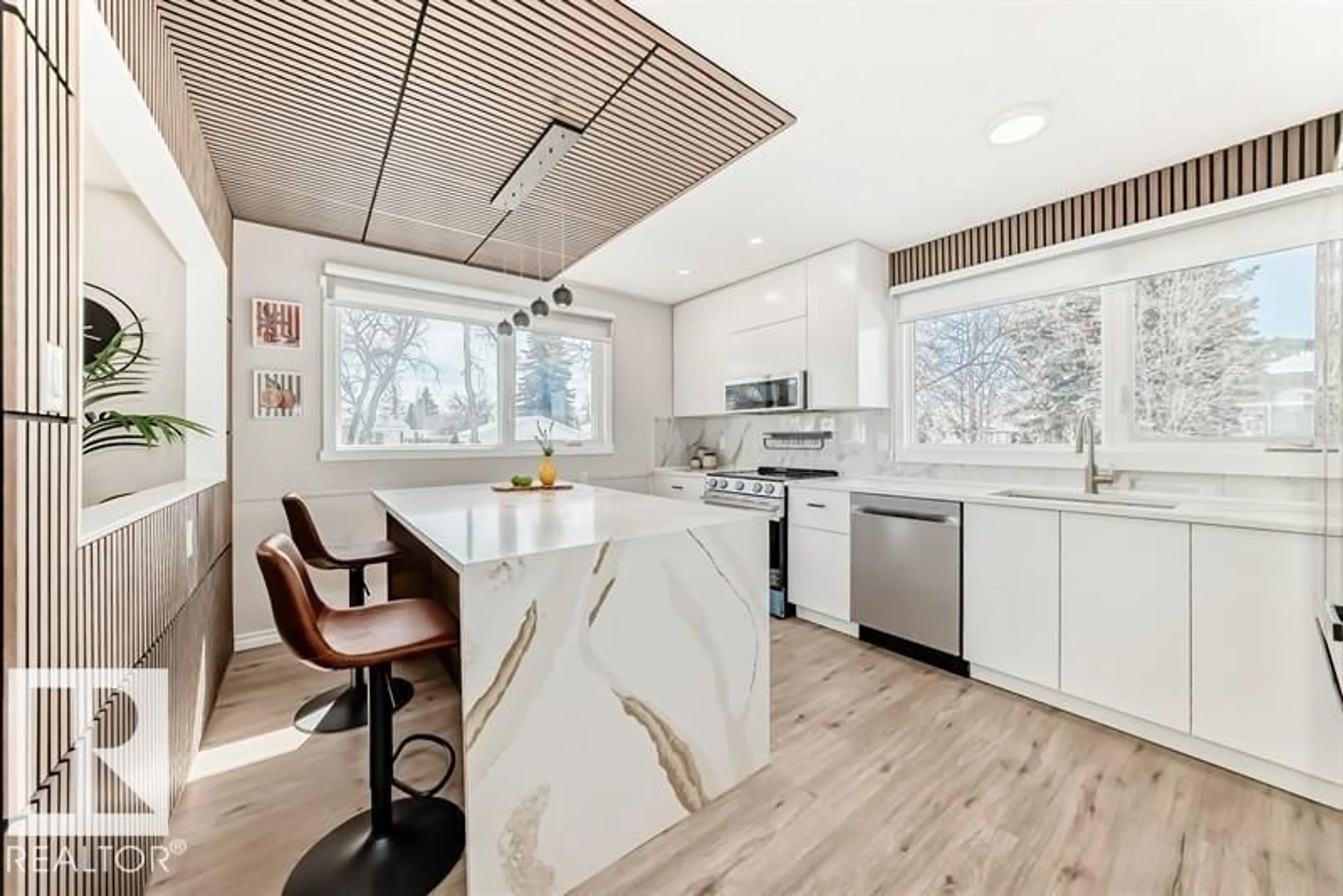 Open concept kitchen, ceramic/tile floor for 5 LAROSE DR, St. Albert Alberta T8N1S5