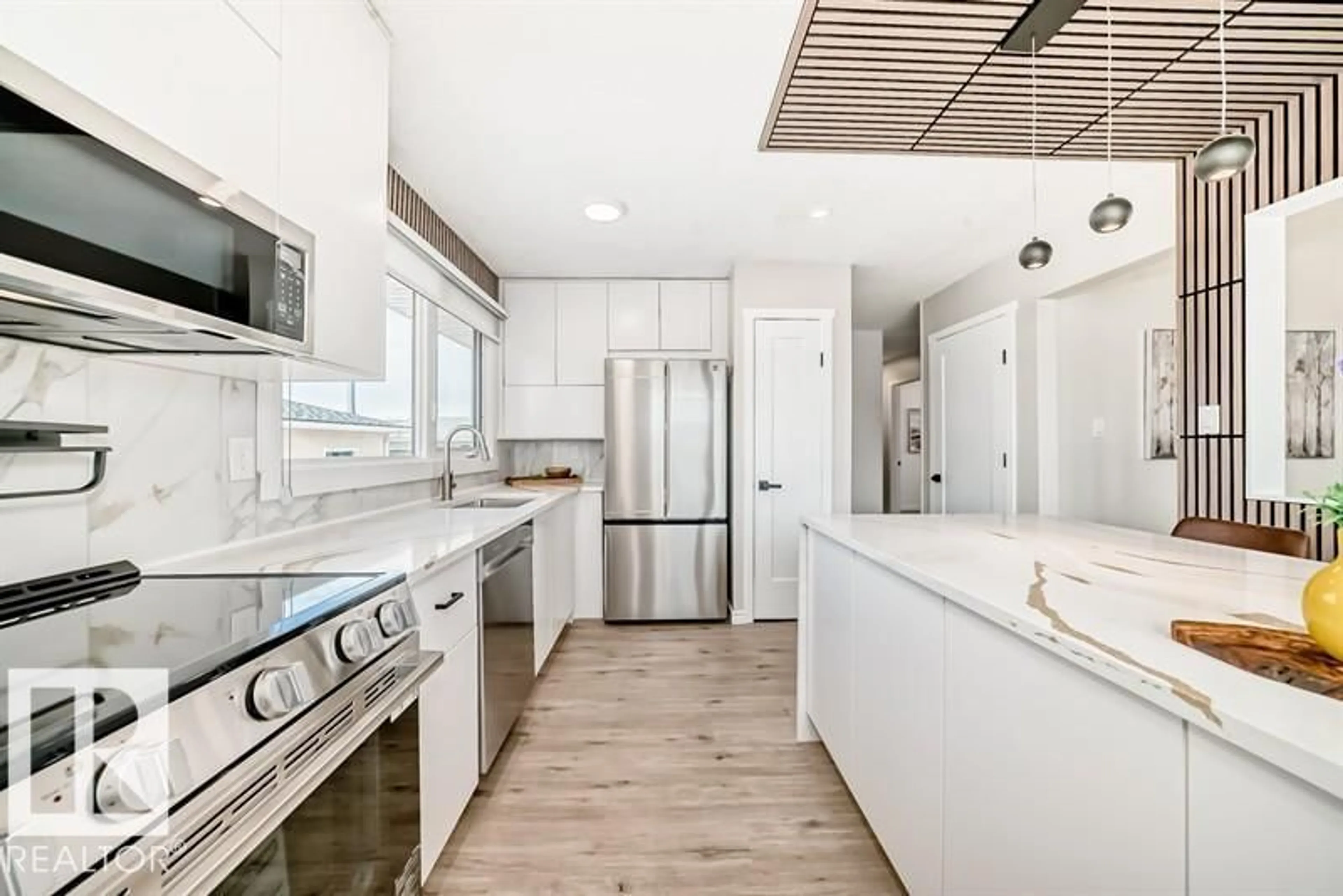 Open concept kitchen, ceramic/tile floor for 5 LAROSE DR, St. Albert Alberta T8N1S5