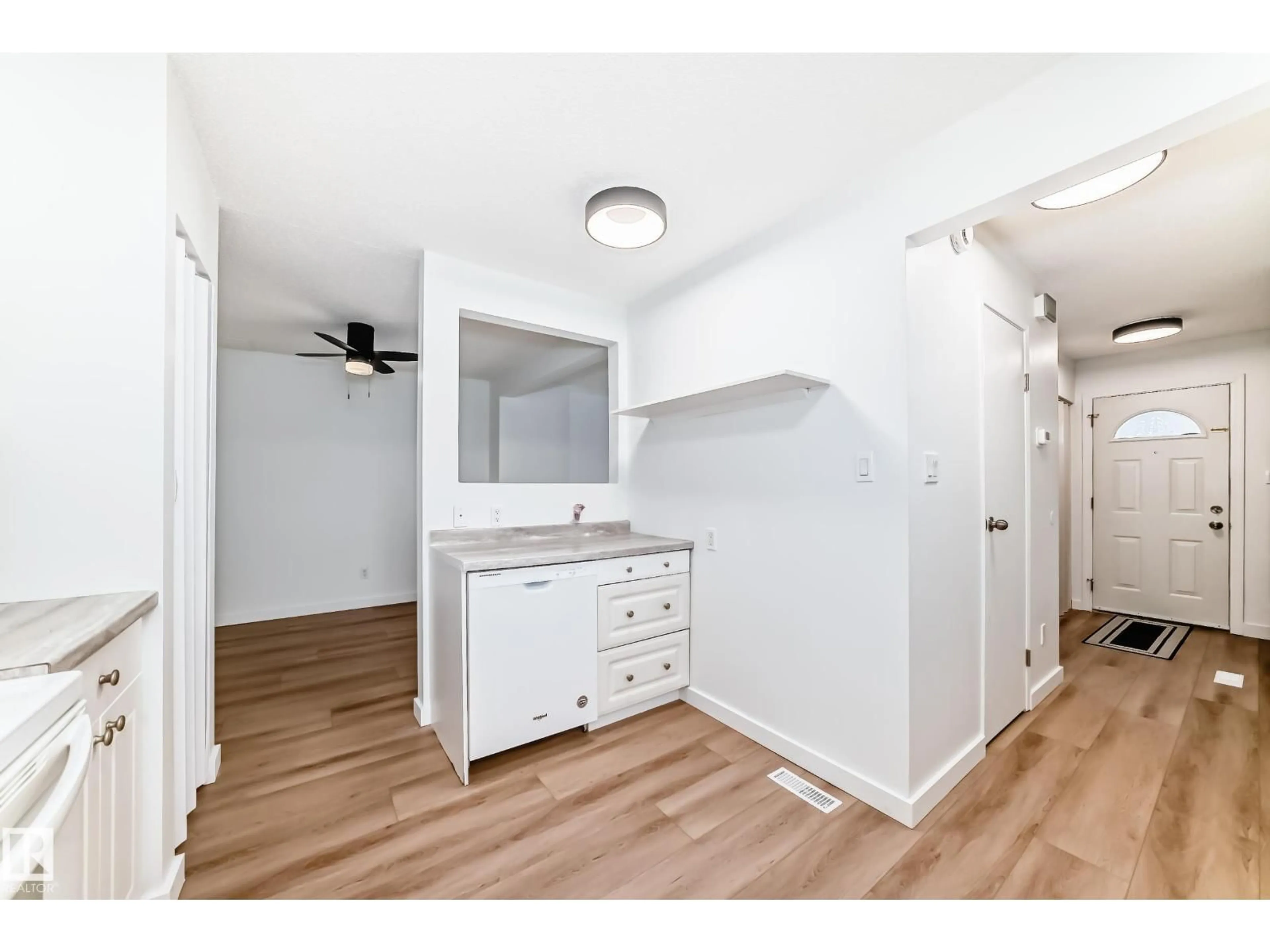 Unknown for 9D CASTLE TC, Edmonton Alberta T5X2E6