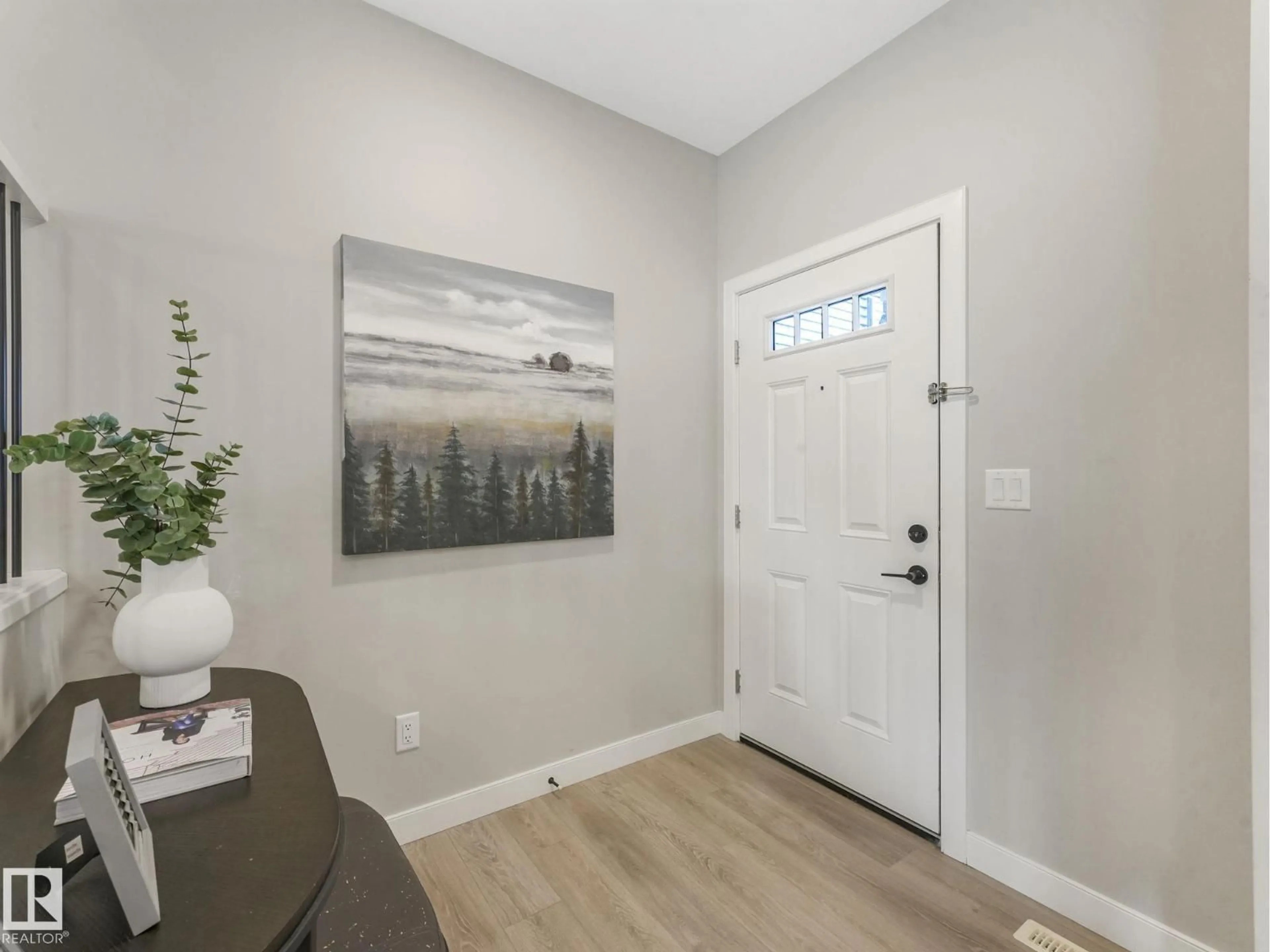 Indoor entryway for 22139 80 AV, Edmonton Alberta T5T7H8