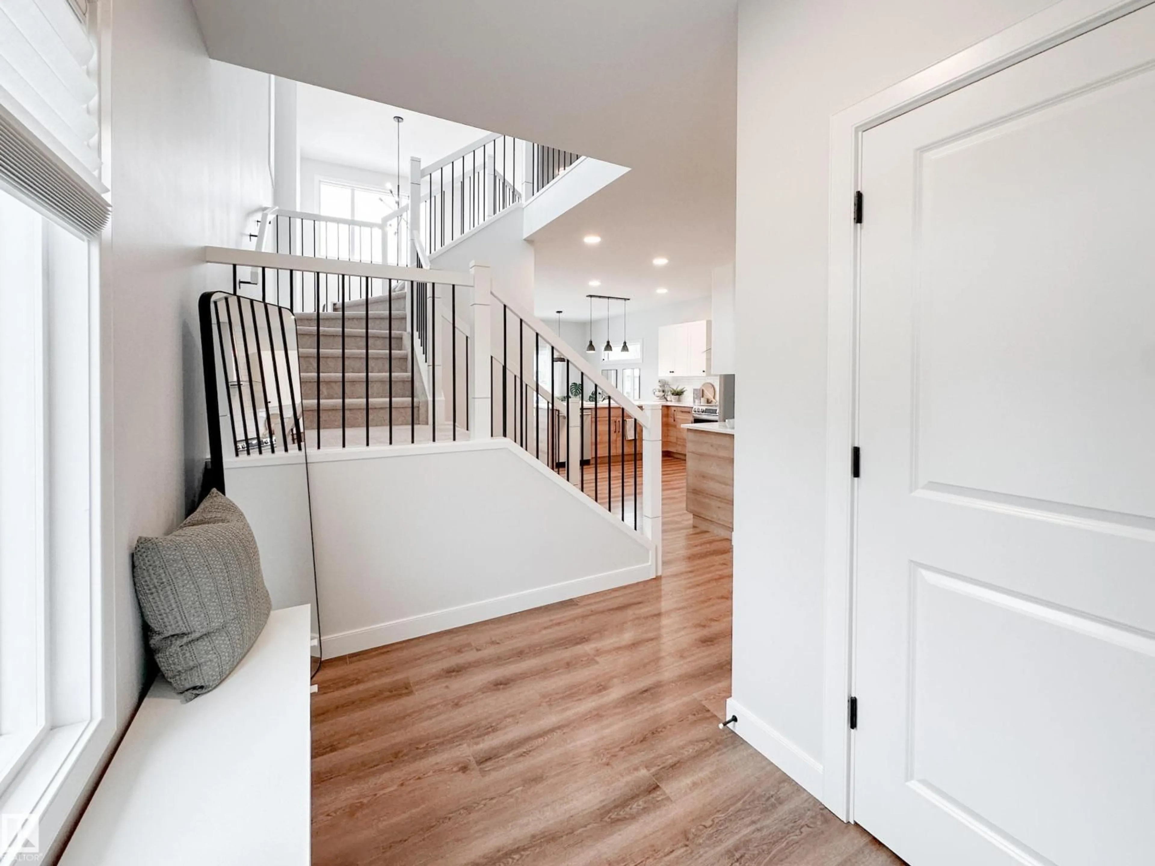 Indoor entryway for NW - 17223 81 ST, Edmonton Alberta T5Z0G5
